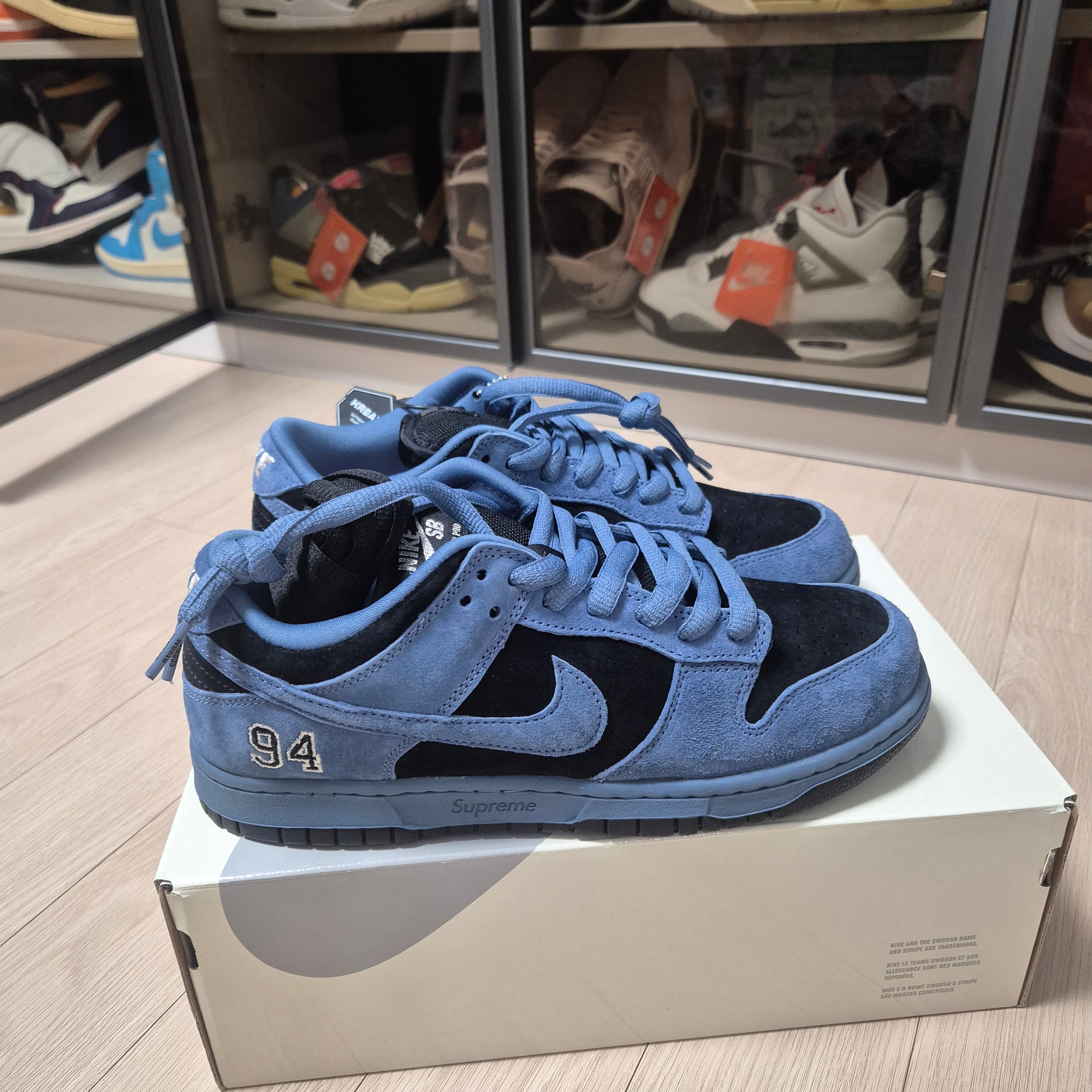 Nike x Supreme SB Dunk Low Ocean Fog 착용 스타일 - 1