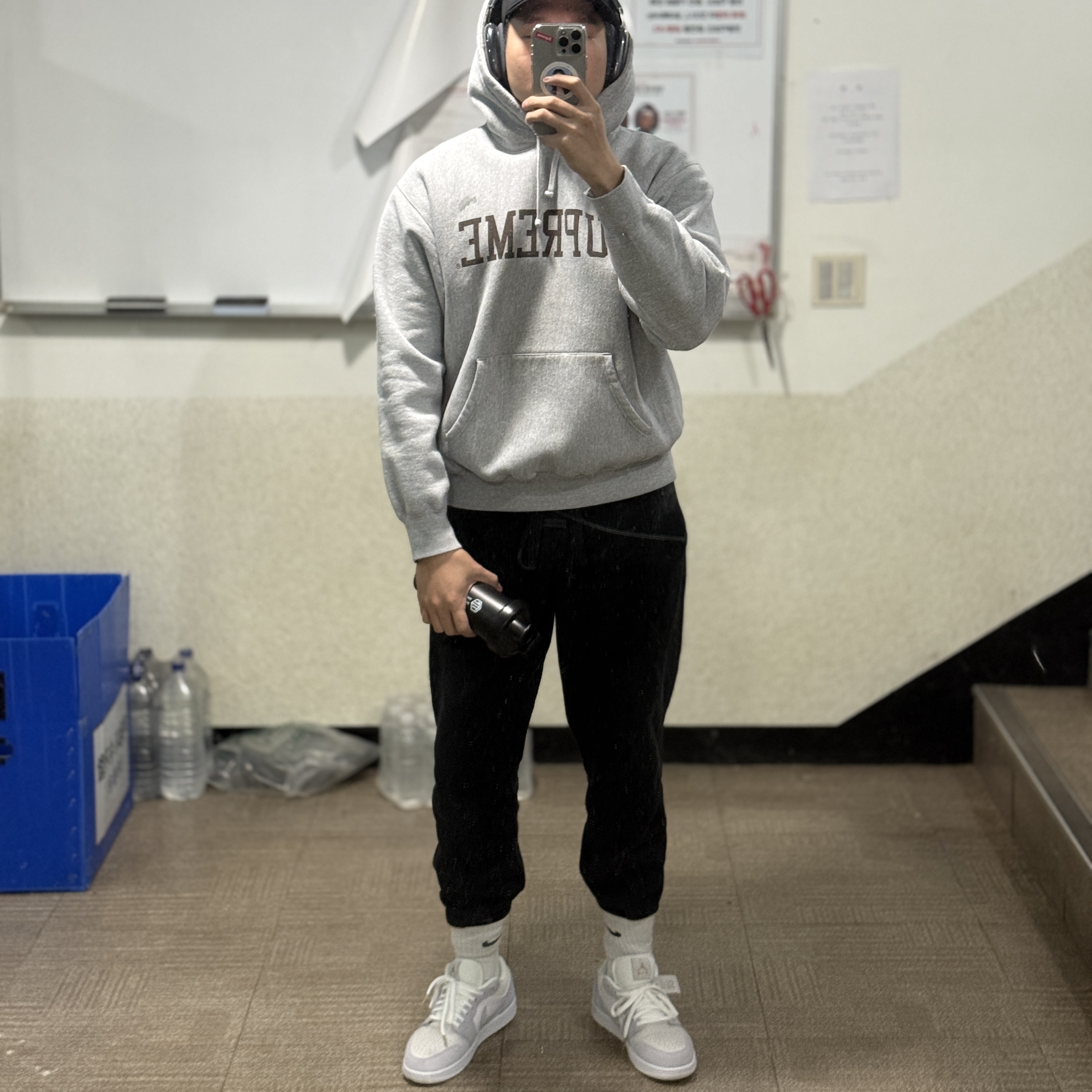Jordan 1 Low Paris, Supreme Varsity Hooded Sweatshirt Heather Grey - 23FW 착용 스타일 - 1