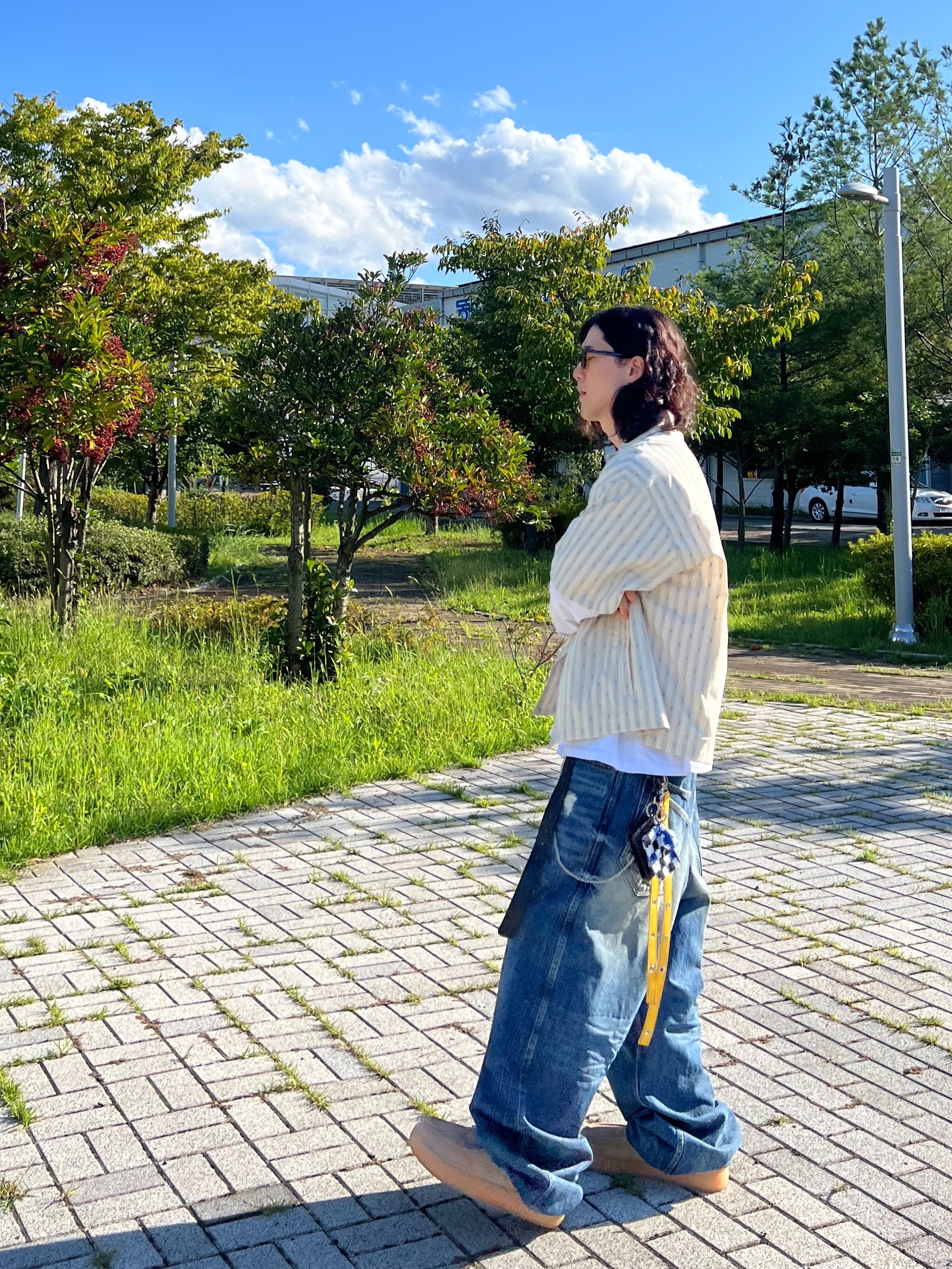 Nonnod Vacation Shirt Yellow Stipe, Nonnod Double Pocket Japanese Denim Mid Blue 착용 스타일 - 3