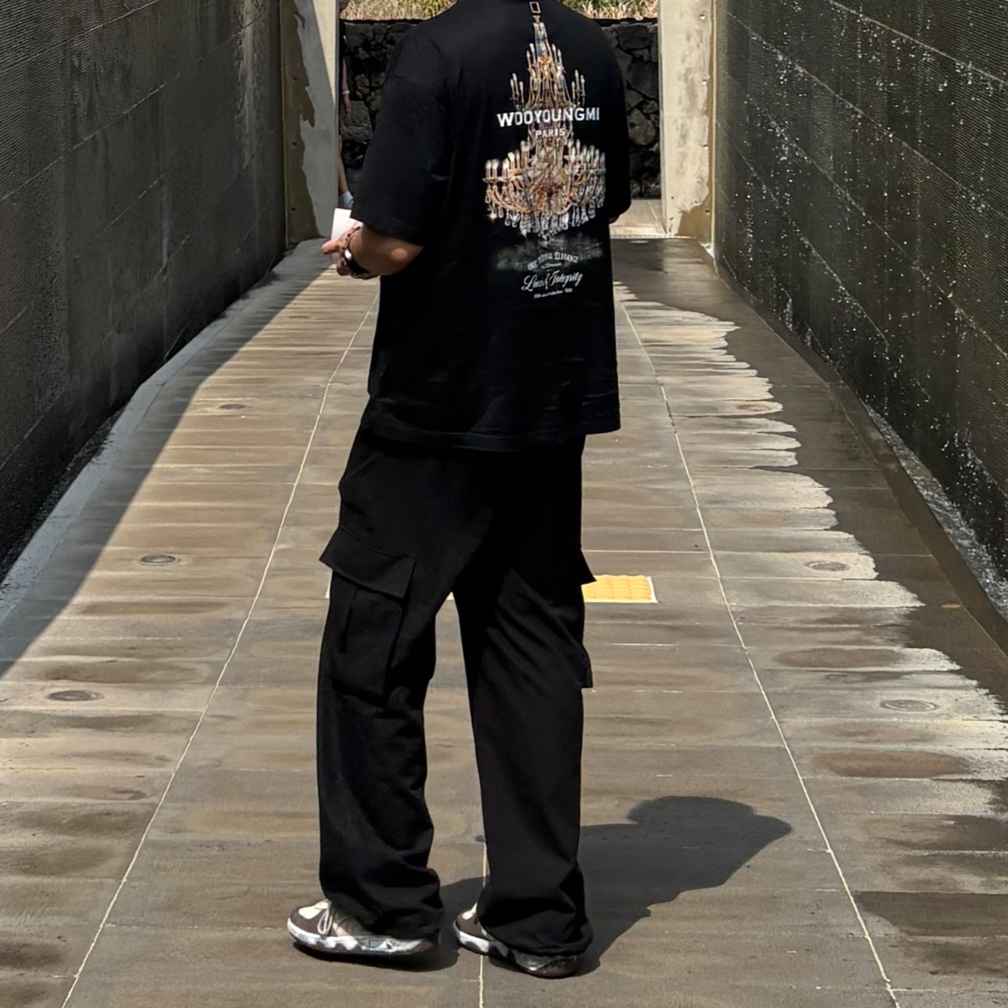 PUMA PALERMO UNDERMYCAR, Wooyoungmi Chandelier Back Logo T-Shirt Black - 25FW 착용 스타일