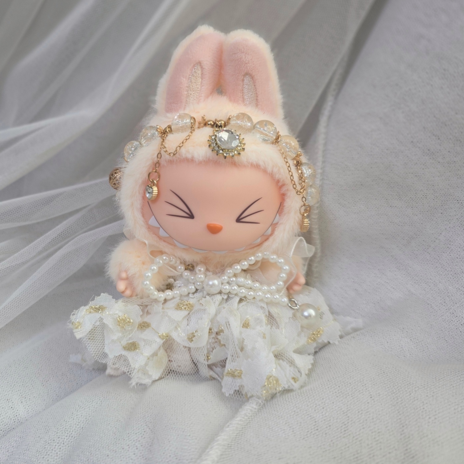 Pop Mart Labubu Let's Play Together Doll Series Sisi Keyring (Opened Case) 착용 스타일