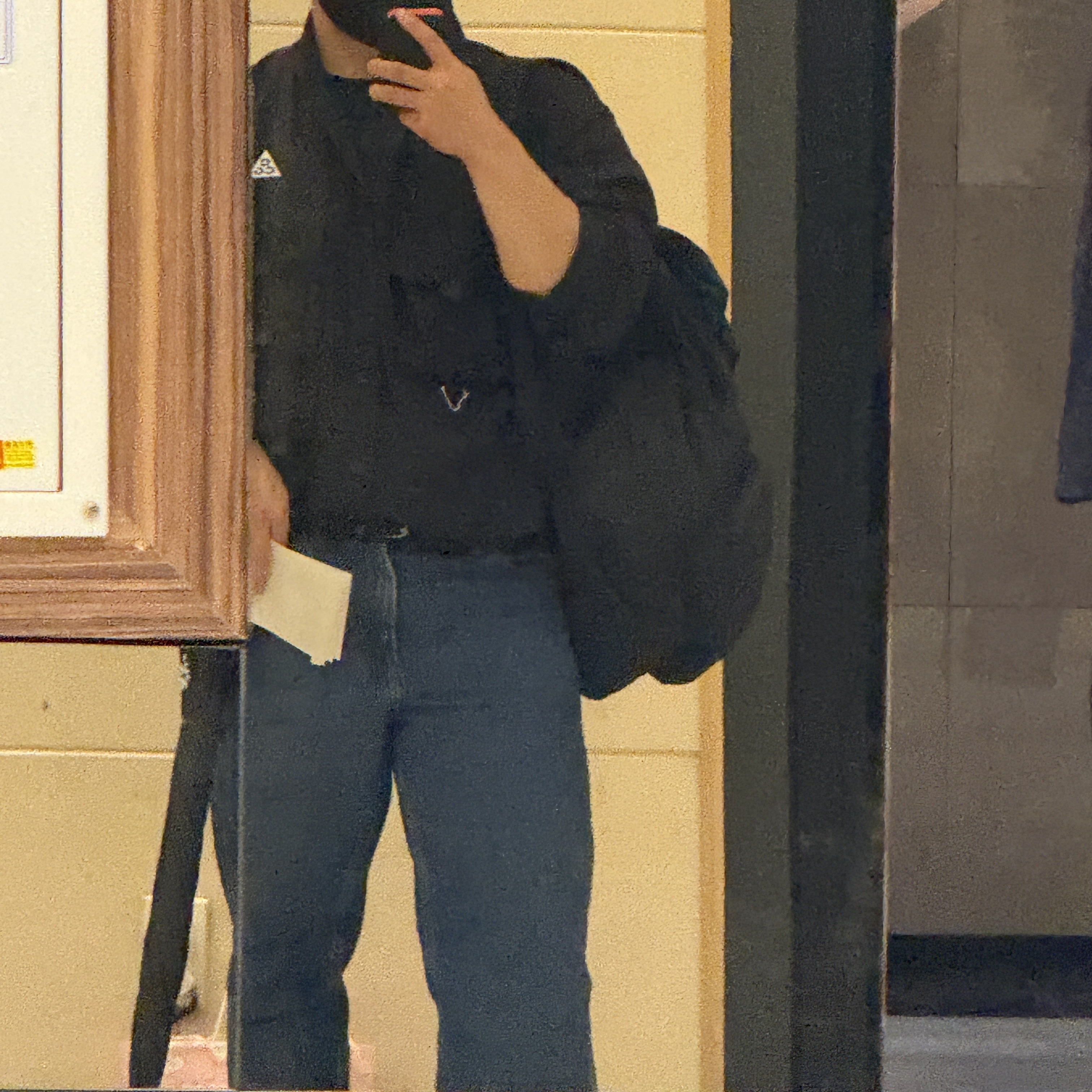 Uniqlo Multi Pocket Backpack Black 착용 스타일