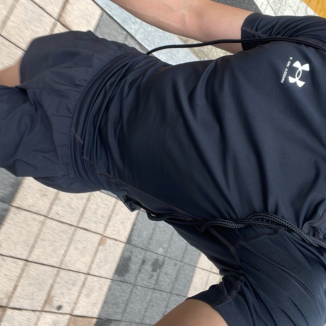 Under Armour HeatGear Short Sleeve Black White 착용 스타일