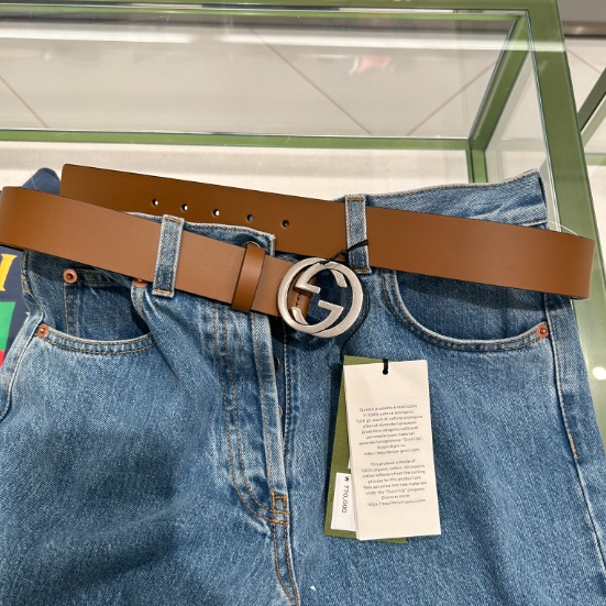 Gucci GG Interlocking Buckle Leather Belt Brown 착용 스타일 - 2