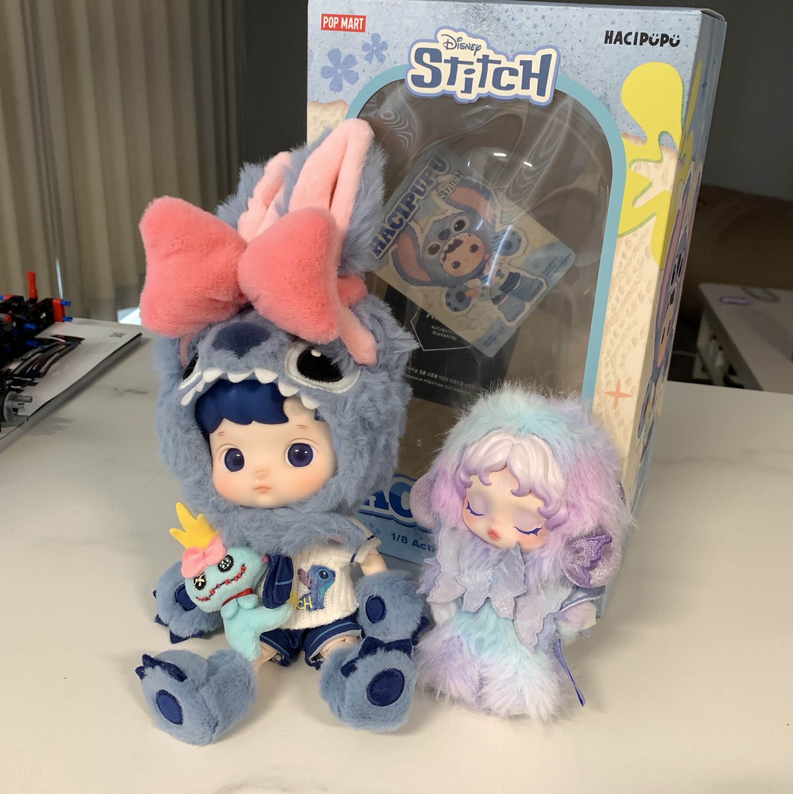 Pop Mart Hacipupu Stitch 1/8 BJD, Pop Mart Skullpanda L’Impressionnisme Series Plush Doll Lightning (Opened Case) 착용 스타일 - 1