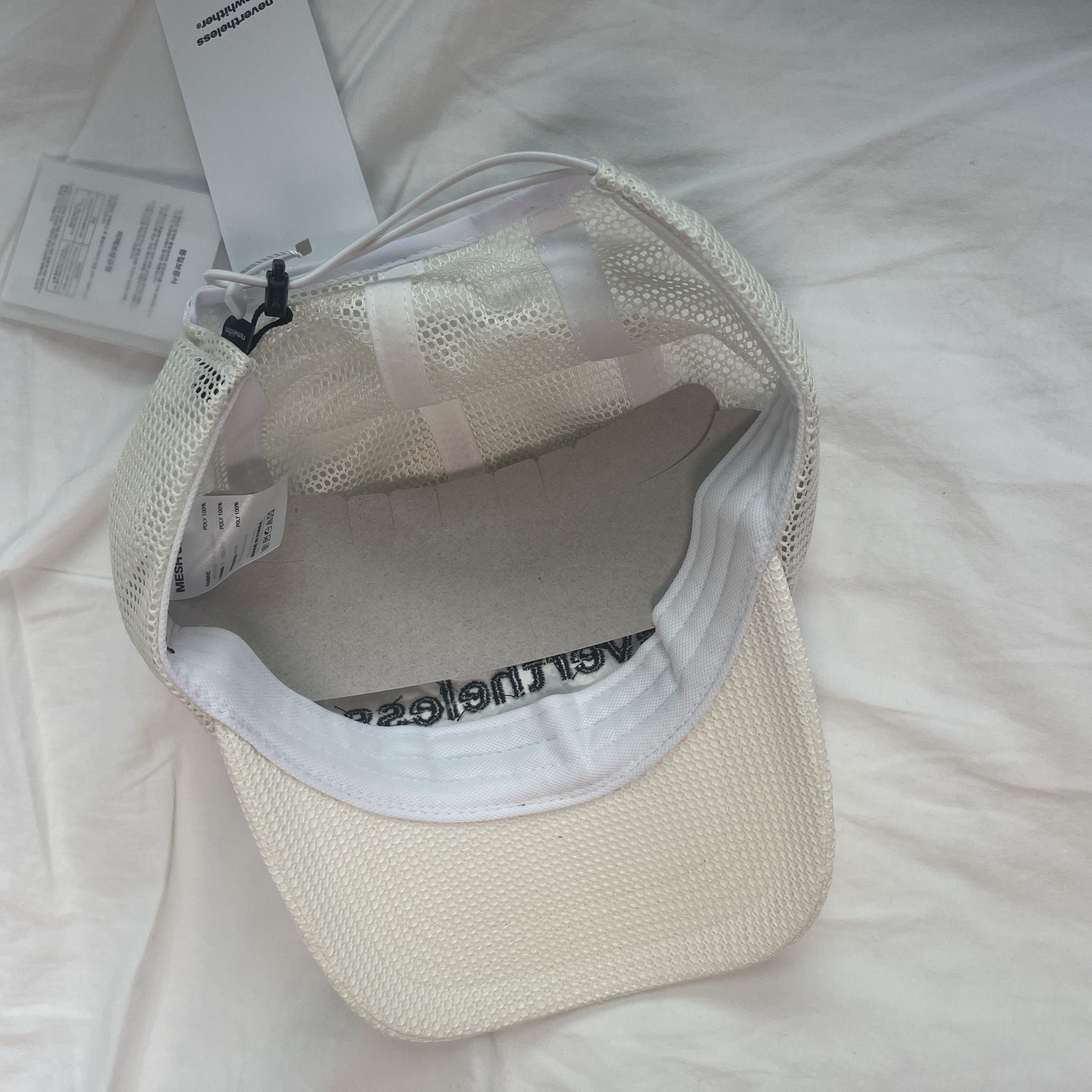[KREAM 단독] runwhither Mesh Cap Ivory 착용 스타일 - 2