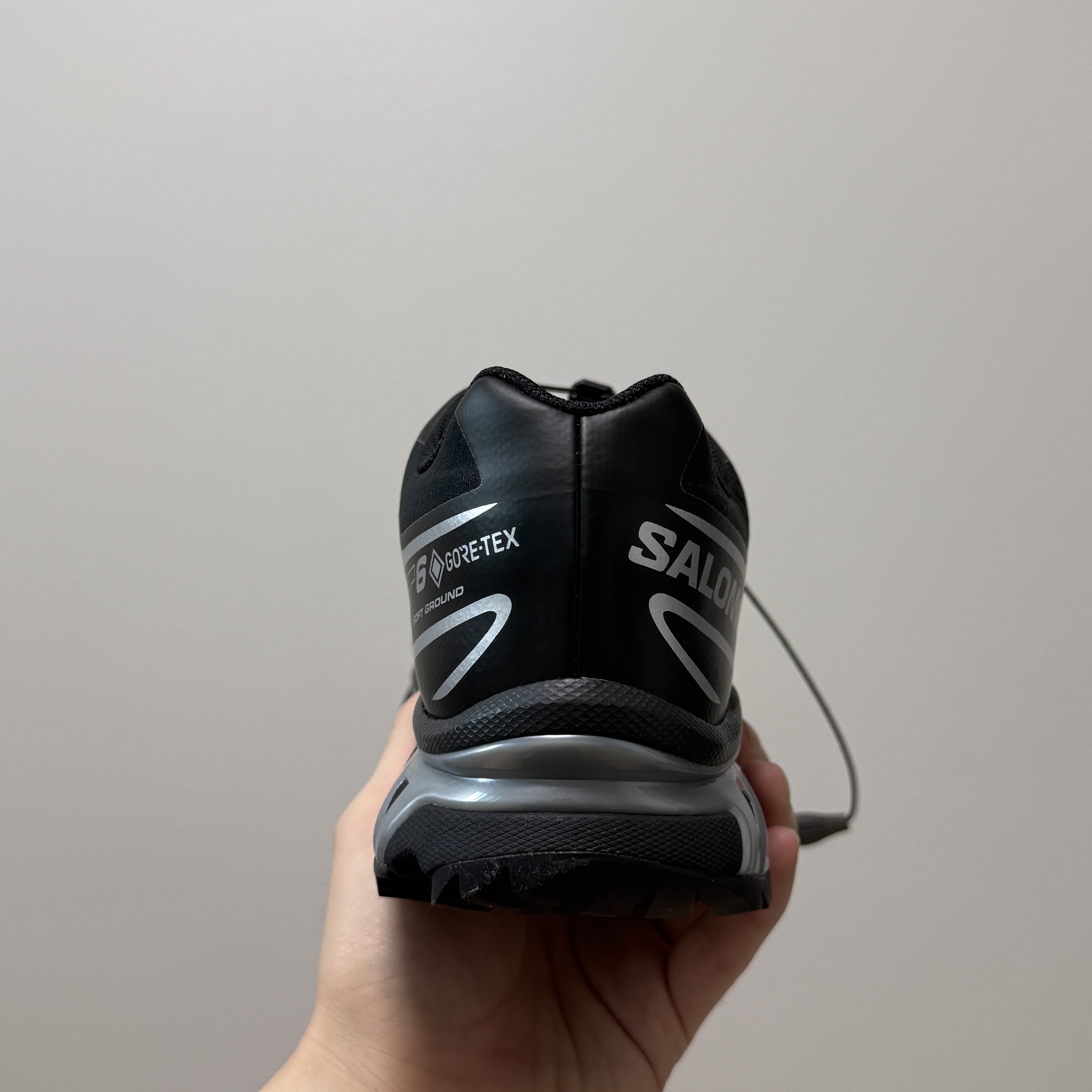 Salomon XT-6 GTX Black Silver 착용 스타일 - 4