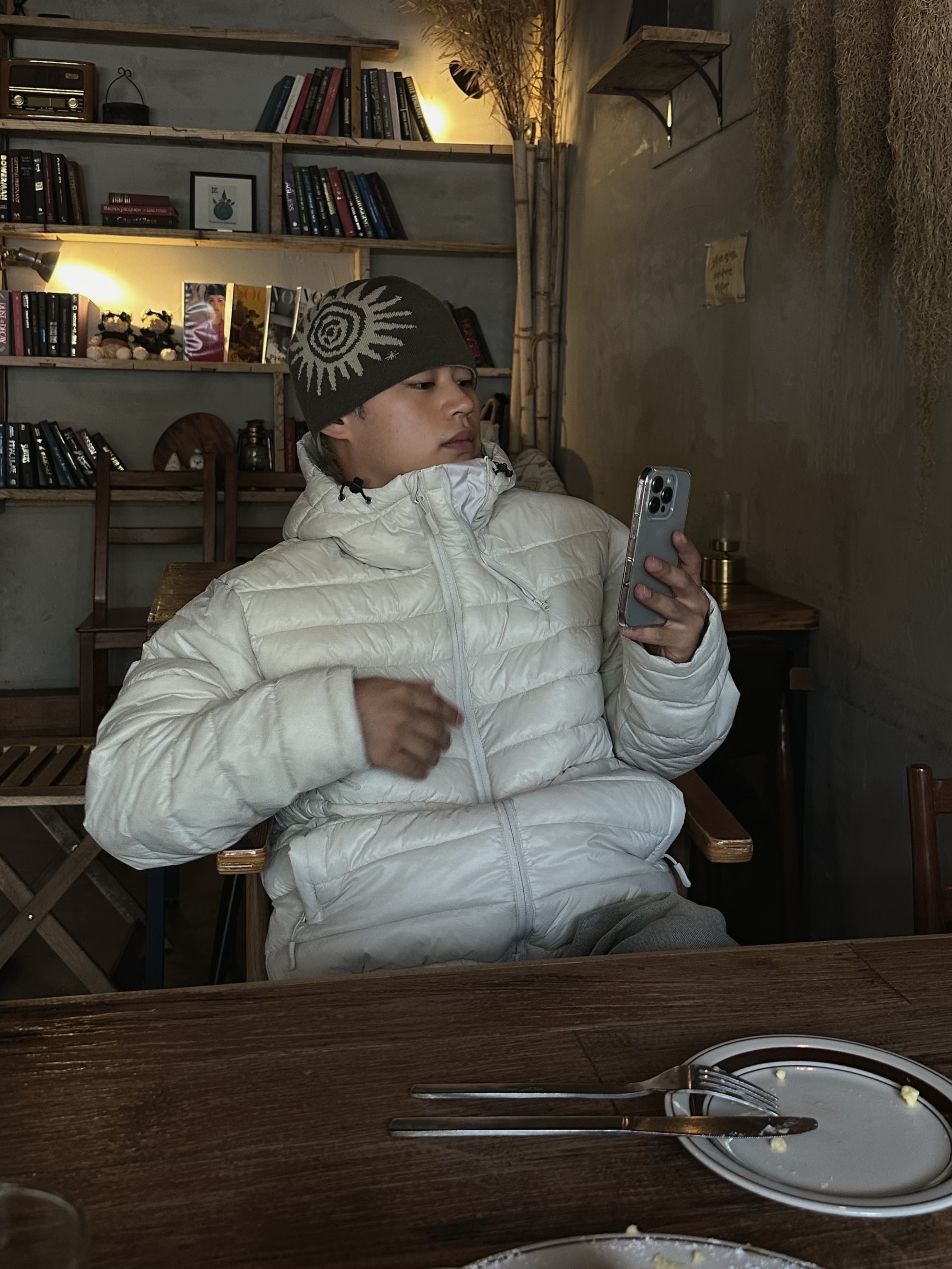 Musinsa Standard City Leisure Hooded Light Down Jacket Cloudy Blue, Musinsa Standard City Leisure Hooded Light Down Jacket Brown 착용 스타일 - 6