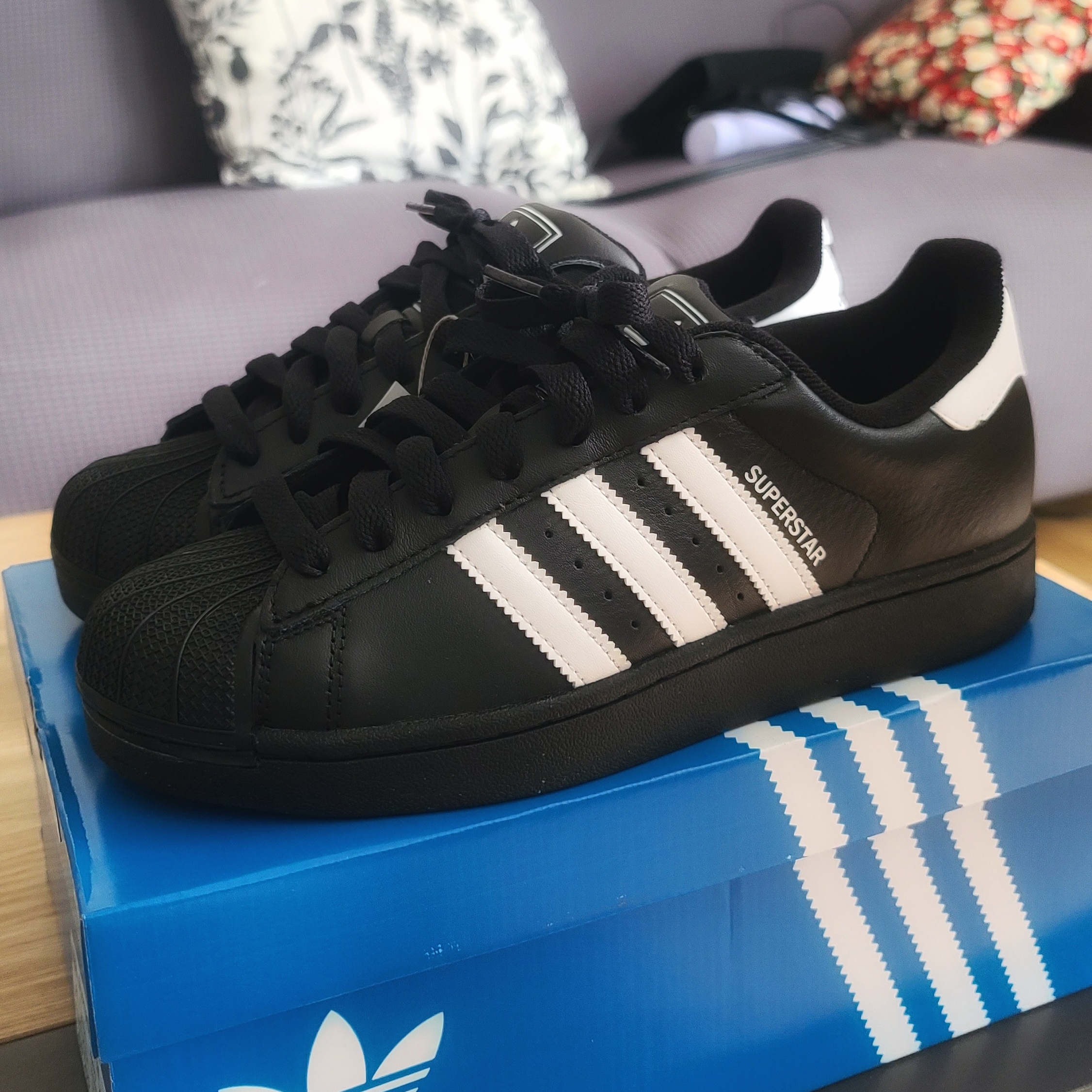 Adidas Superstar II Core Black Cloud White 착용 스타일 - 1