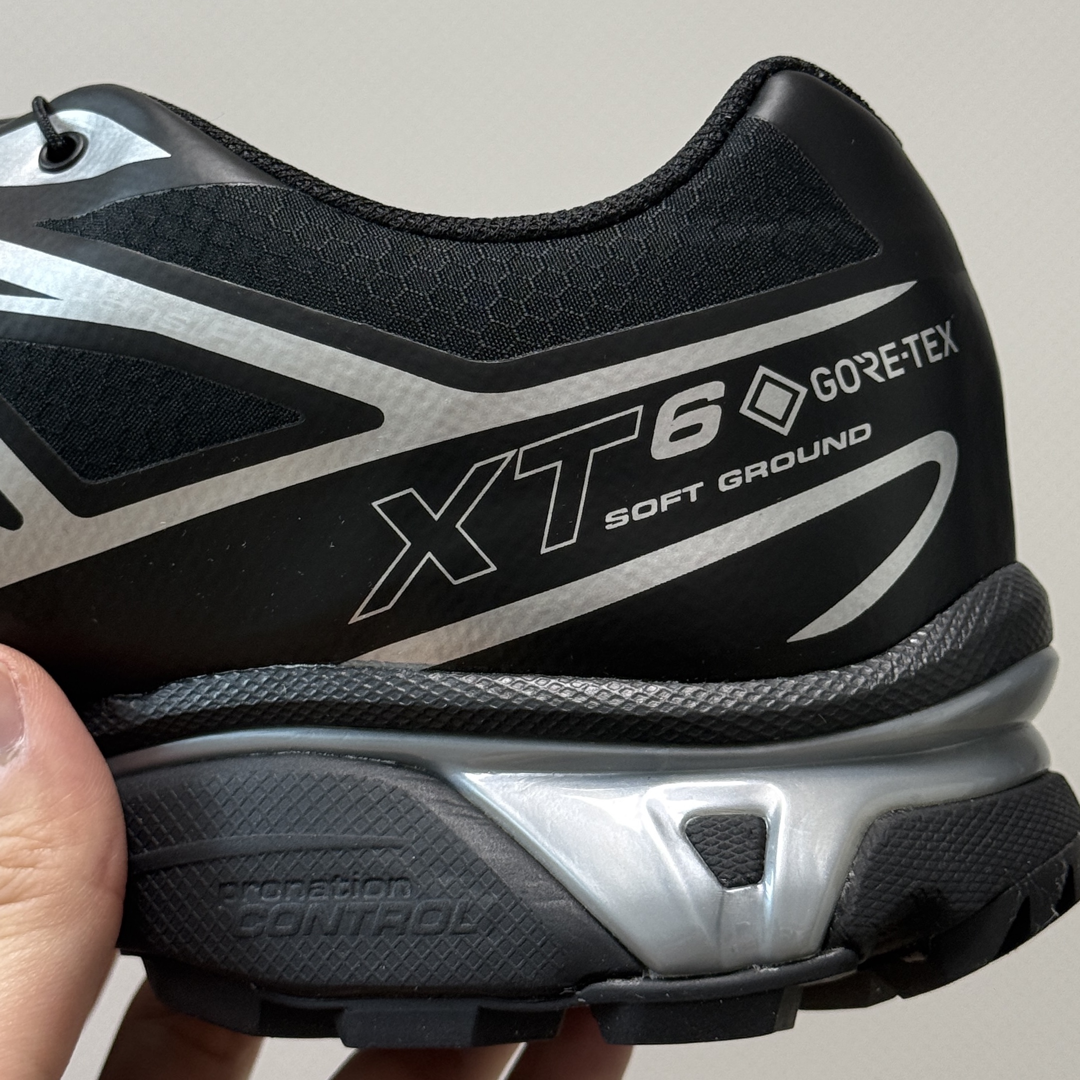 Salomon XT-6 GTX Black Silver 착용 스타일 - 6