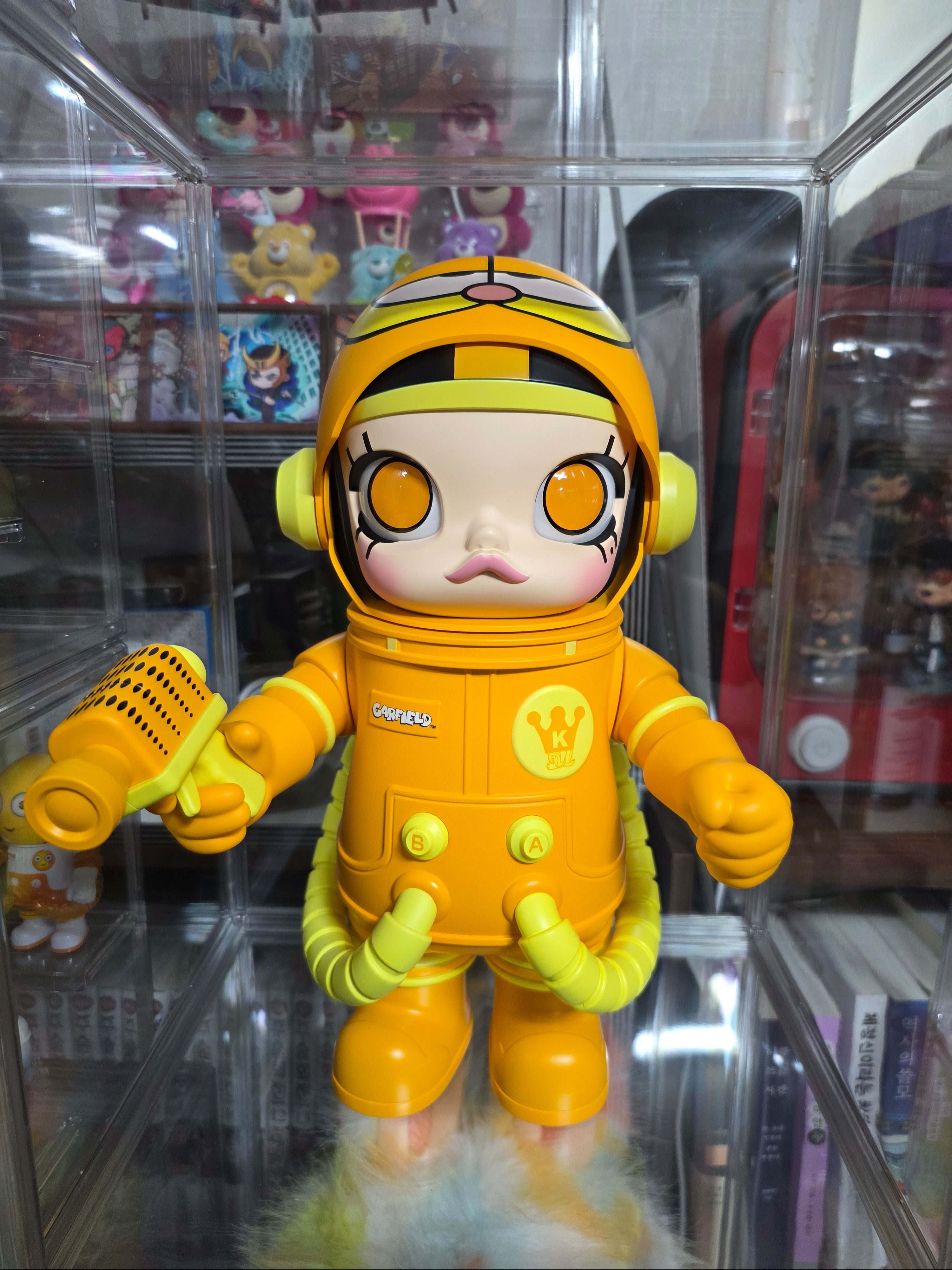 Pop Mart x Garfield Mega Space Molly 400% 착용 스타일 - 1