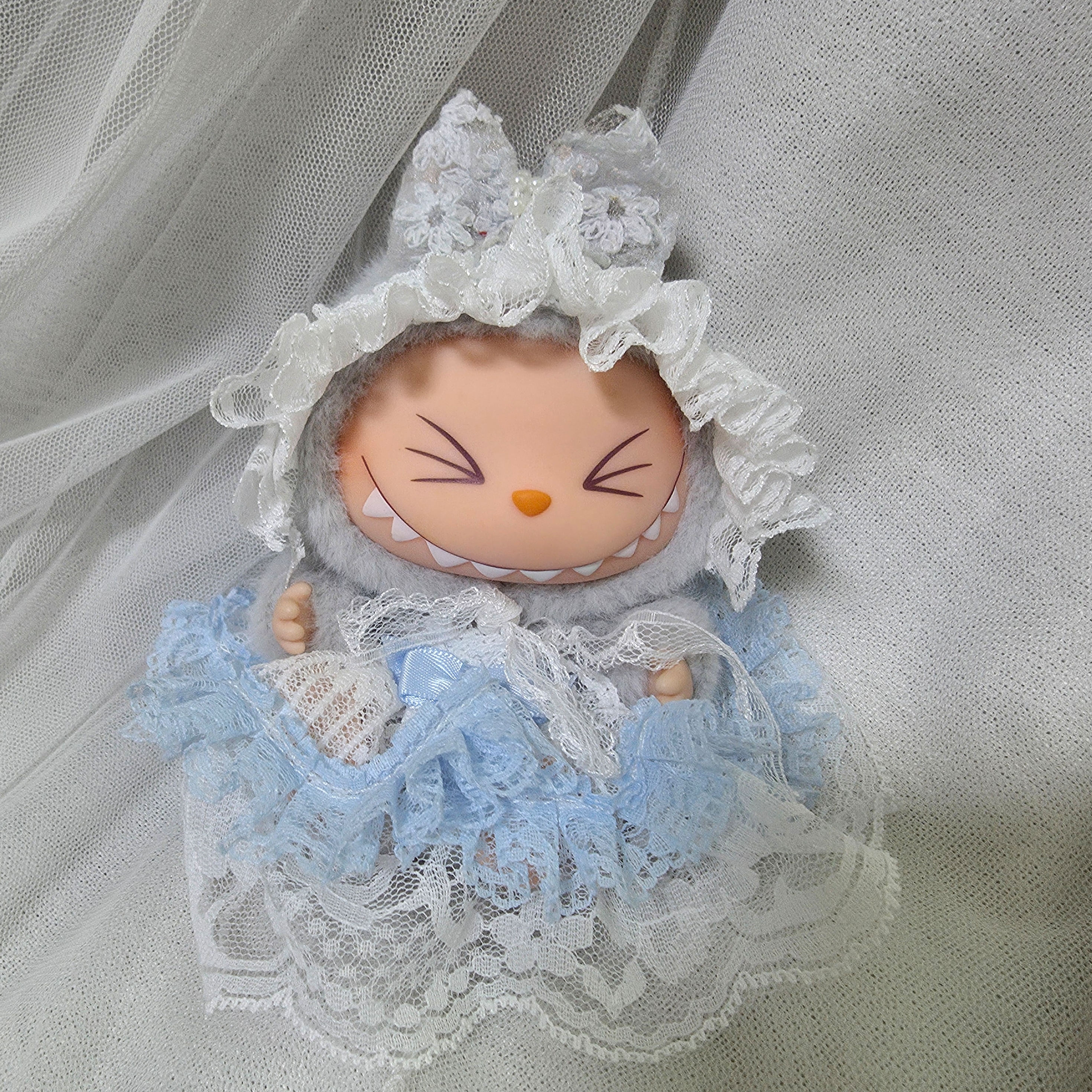 Pop Mart Labubu Let's Play Together Doll Series Hehe Keyring (Opened Case) 착용 스타일