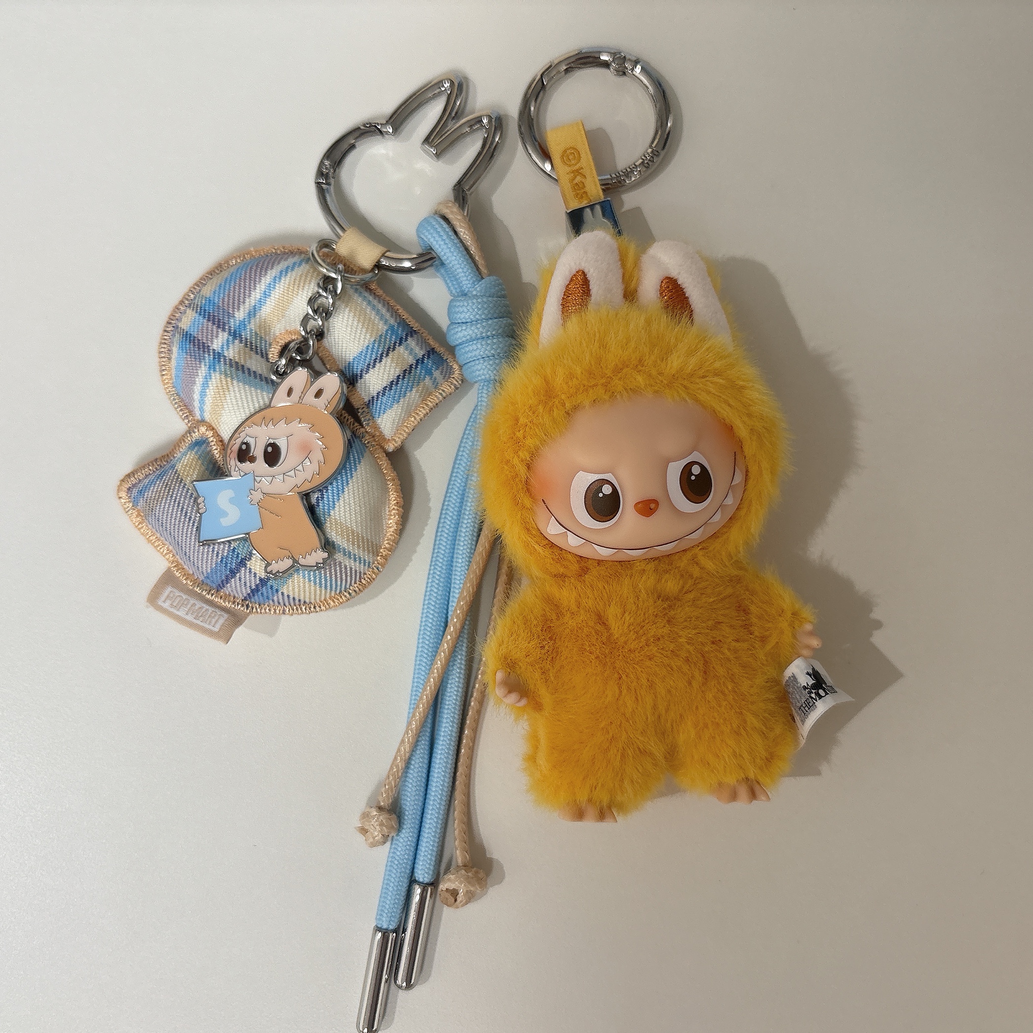 Pop Mart Labubu The Monsters Pin For Love Series Vinyl Plush Pendant Sealed Case (N-Z) (1 Blind Box), Pop Mart Labubu The Monsters Pin For Love Series - Letter Pendant Sealed Case (N-Z) (1 Blind Box) 착용 스타일