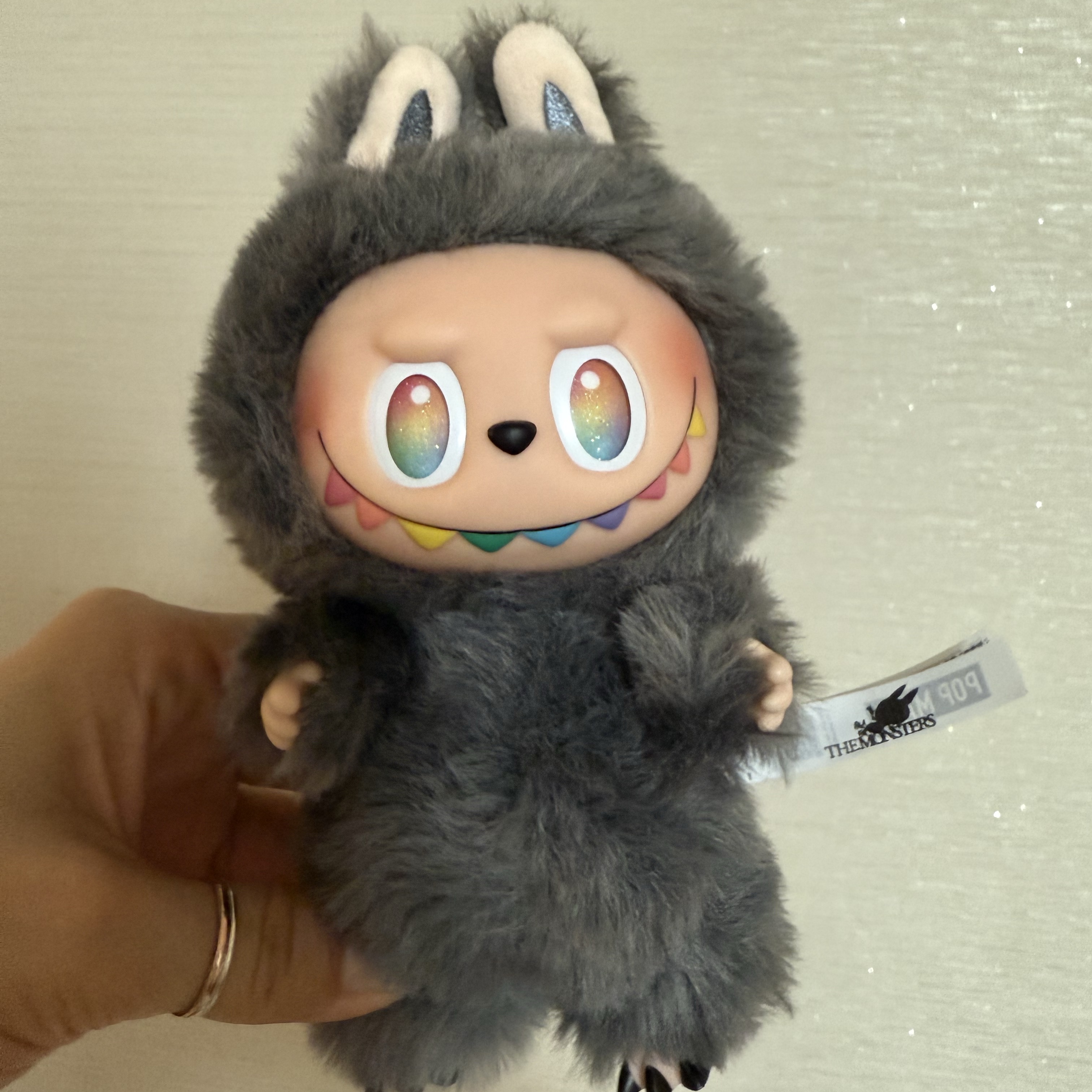 Pop Mart Labubu The Monsters Highlight Series ID Keyring (Opened Case) 착용 스타일