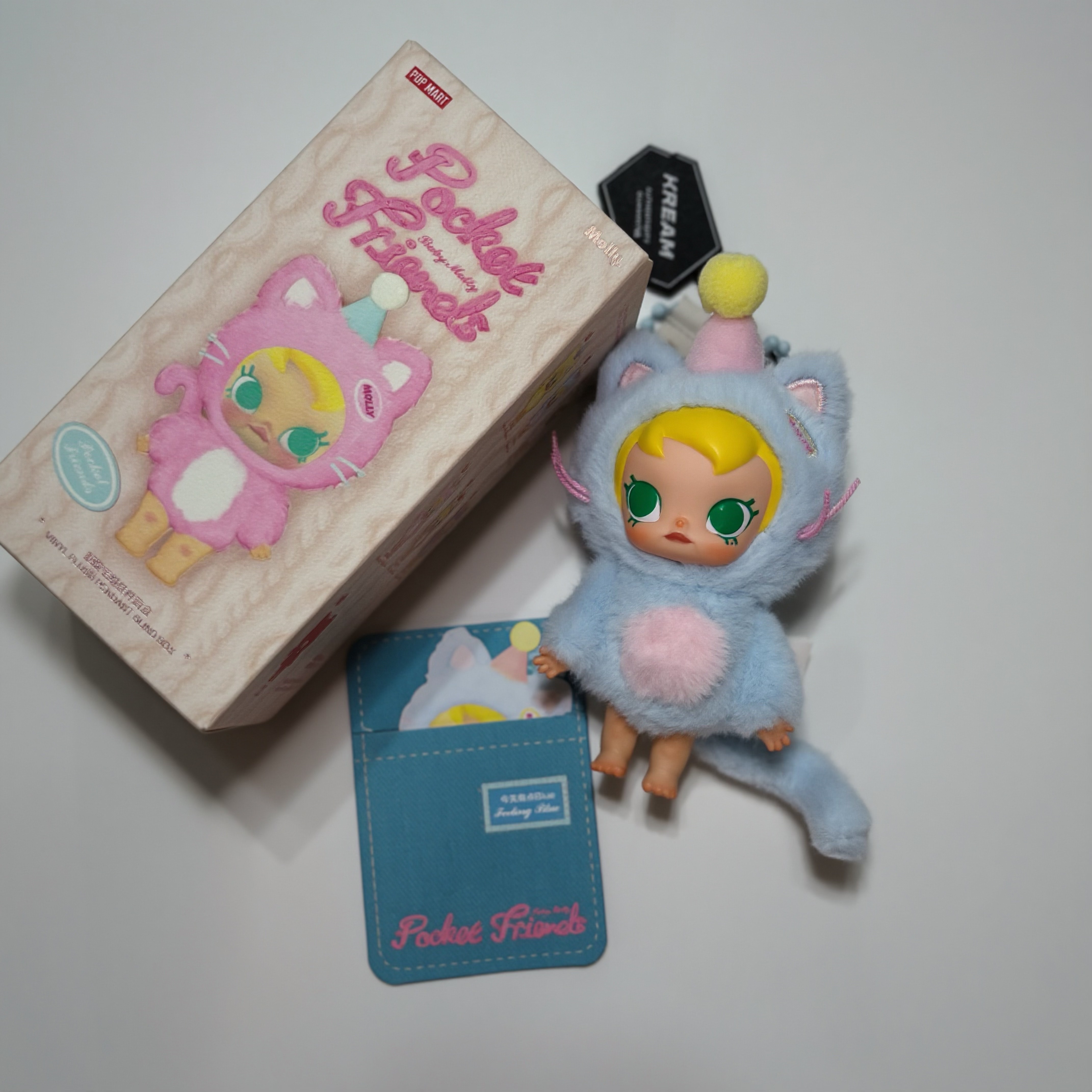 Pop Mart Baby Molly Pocket Friends Series Vinyl Plush Pendant Feeling Blue (Opened Case) 착용 스타일