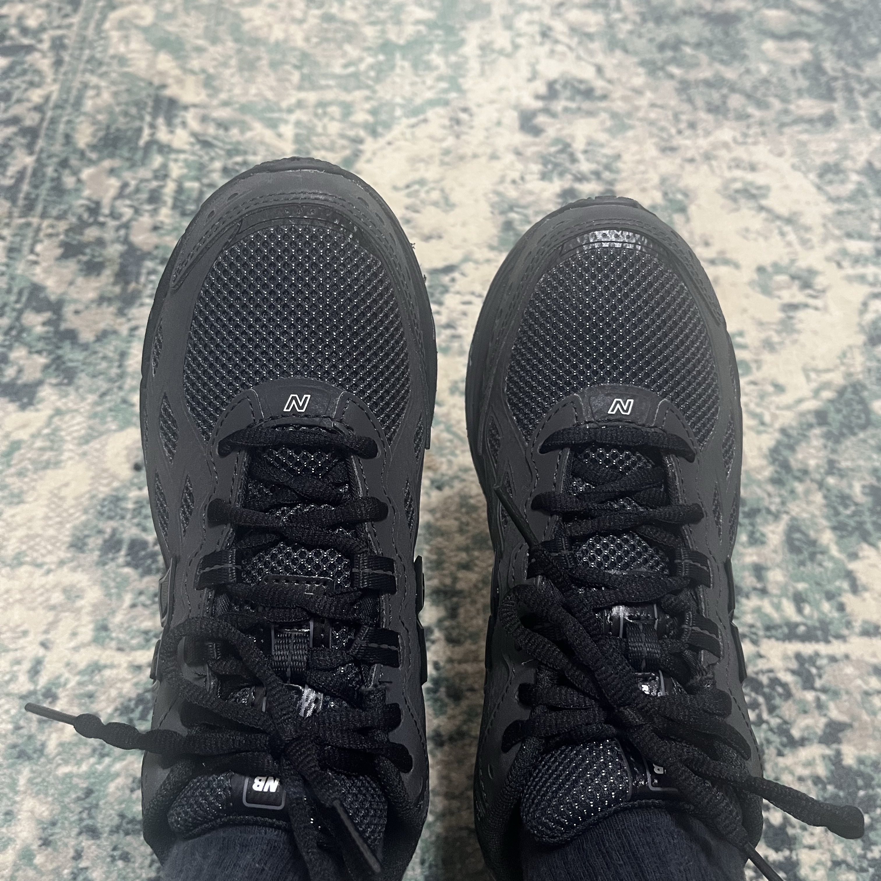 New Balance 1906W Black Silver Metallic 착용 스타일