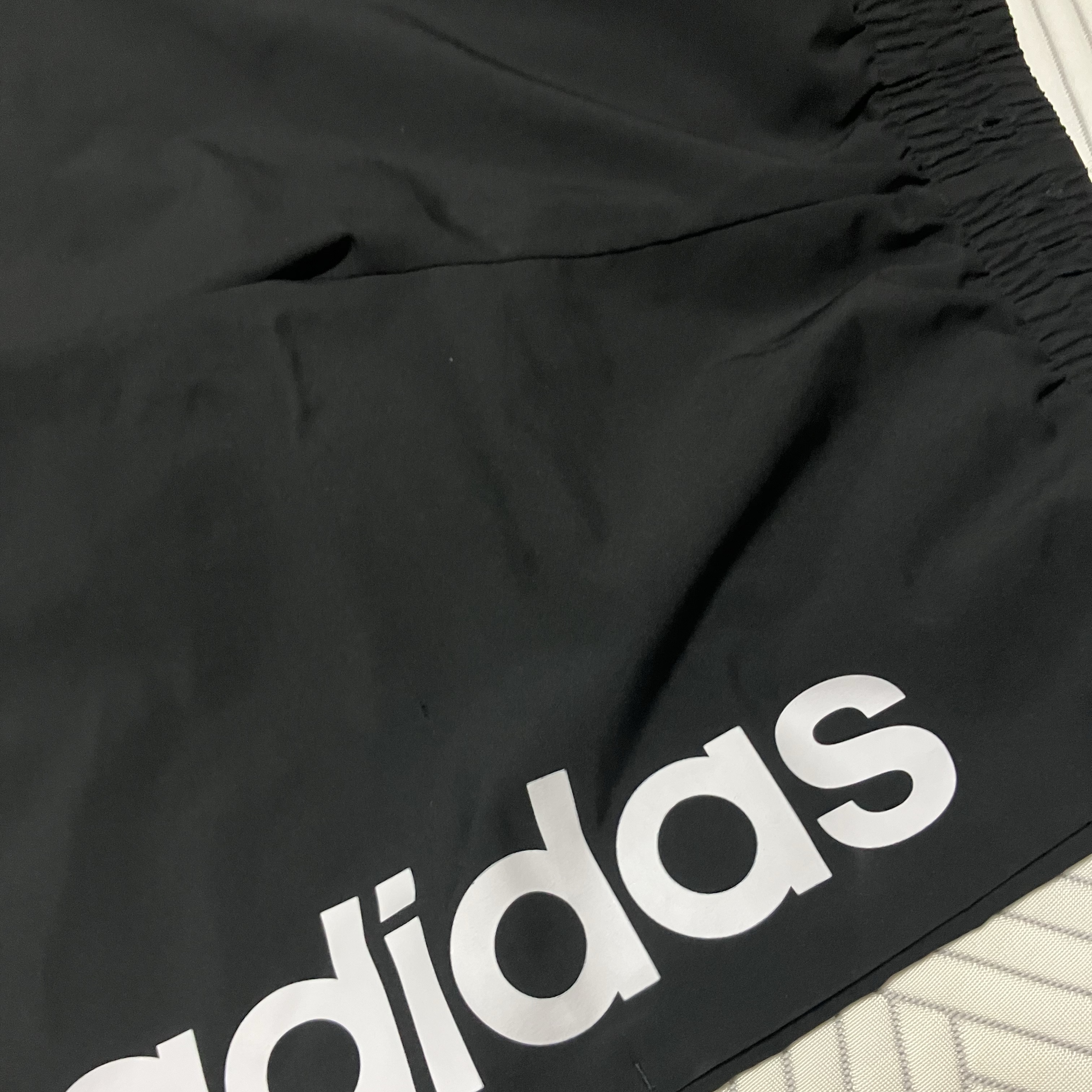 Adidas Aeroready Essentials Chelsea Linear Logo Shorts Black - KR Sizing 착용 스타일