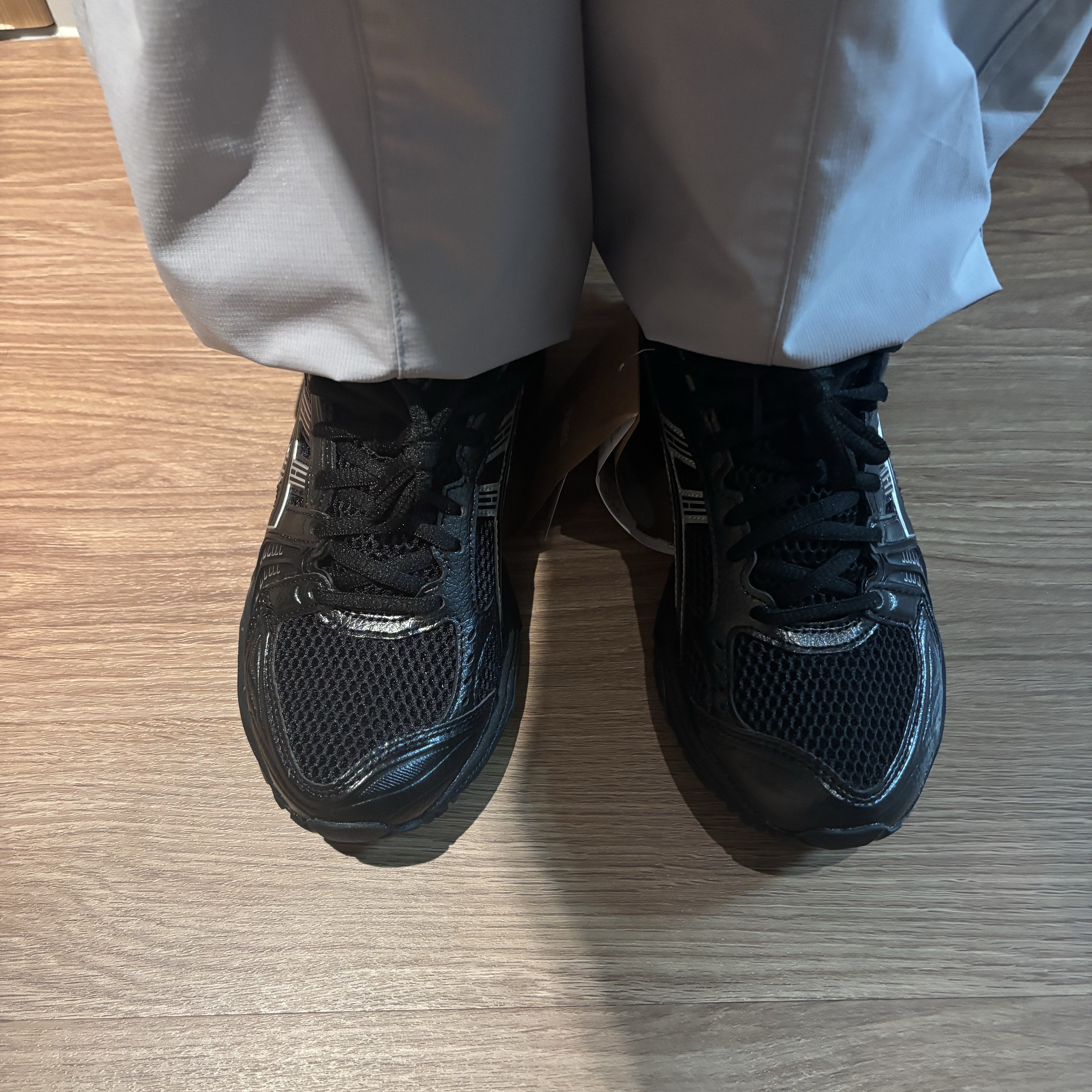 Asics Gel-Kayano 14 Black Pure Silver 착용 스타일 - 2