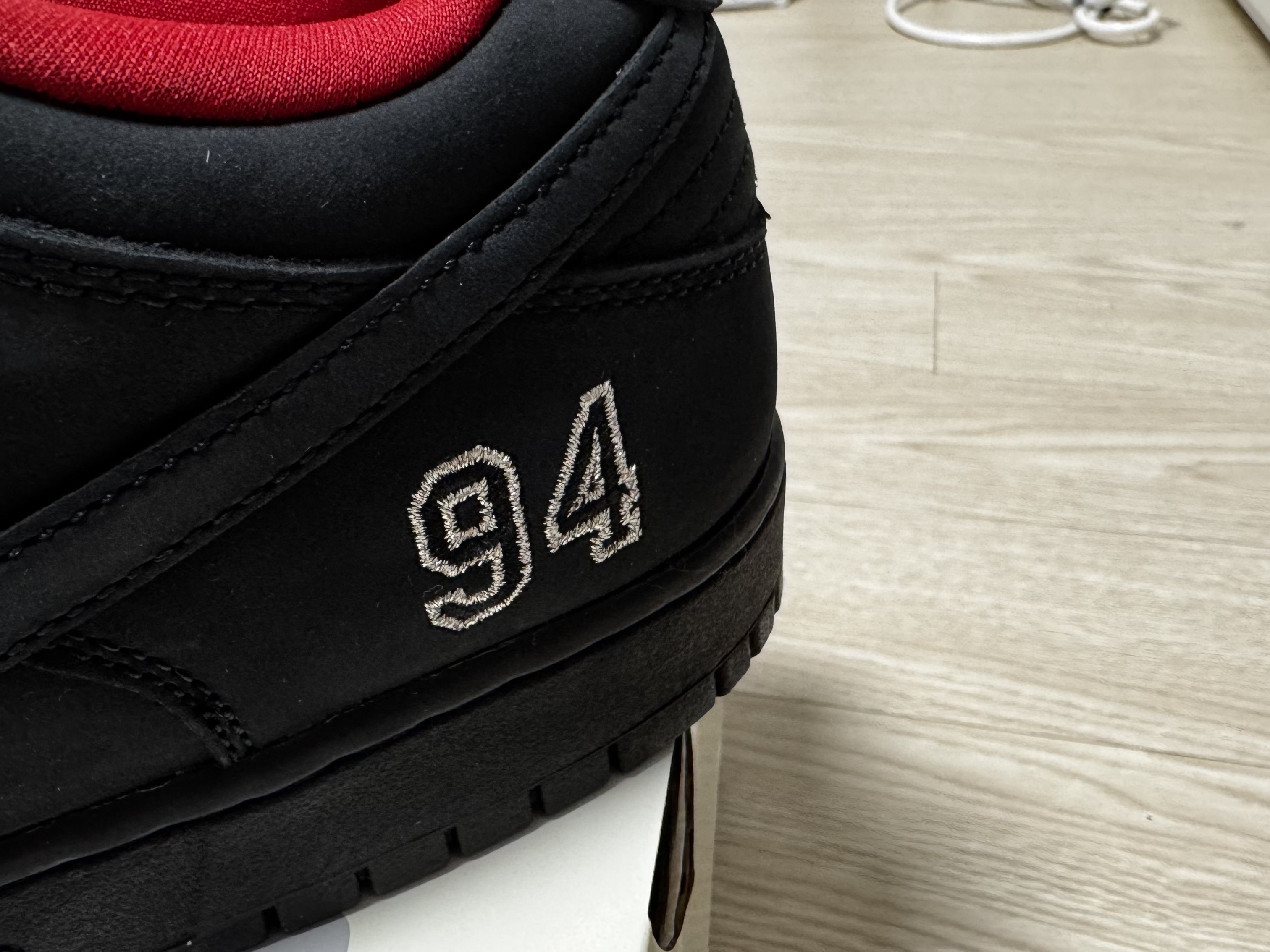 Nike x Supreme SB Dunk Low Black 착용 스타일