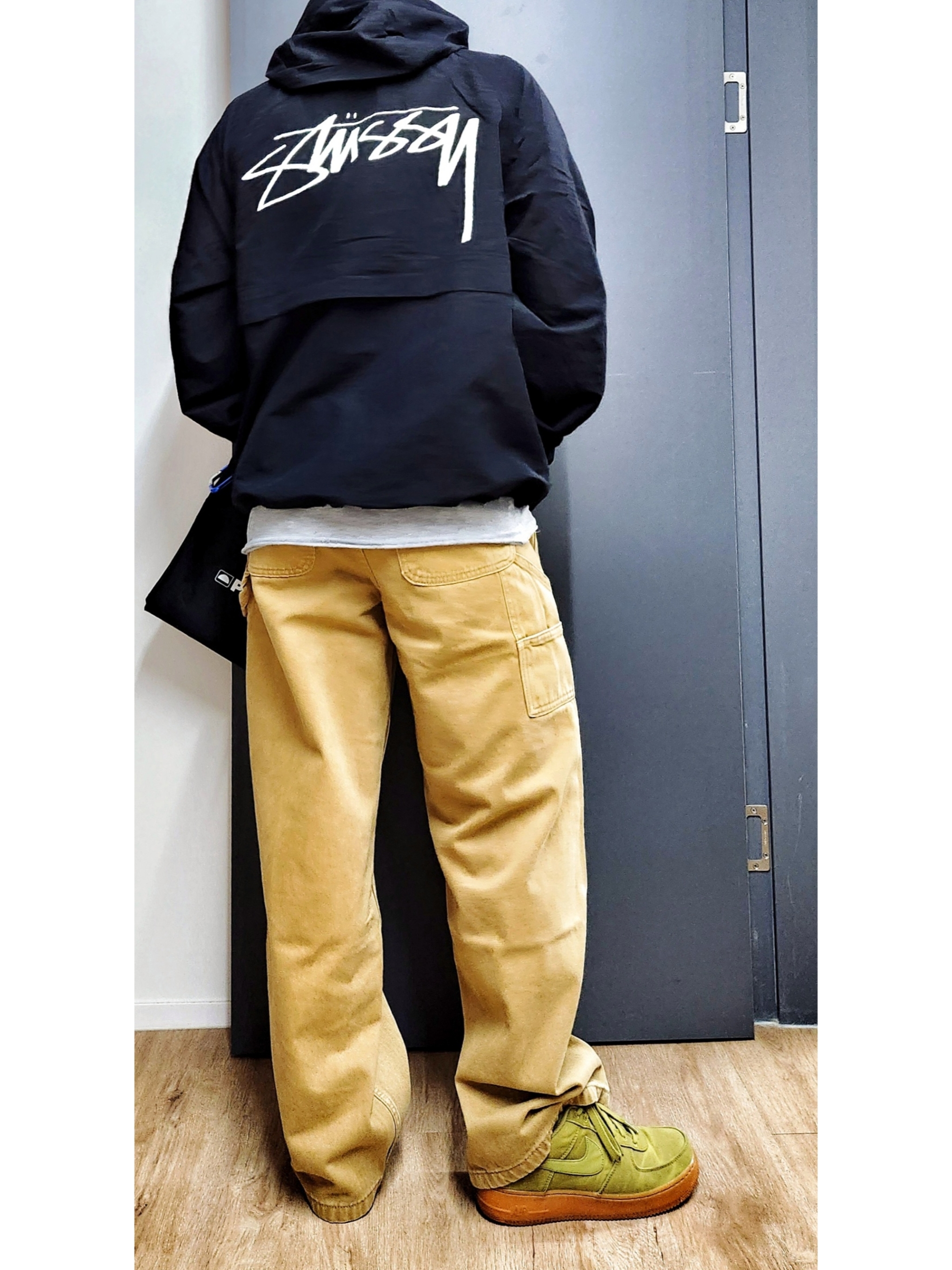 Stussy Nylon Beach Shell Jacket Black, Supreme Denim Shoulder Bag Washed Indigo - 25FW 착용 스타일 - 2