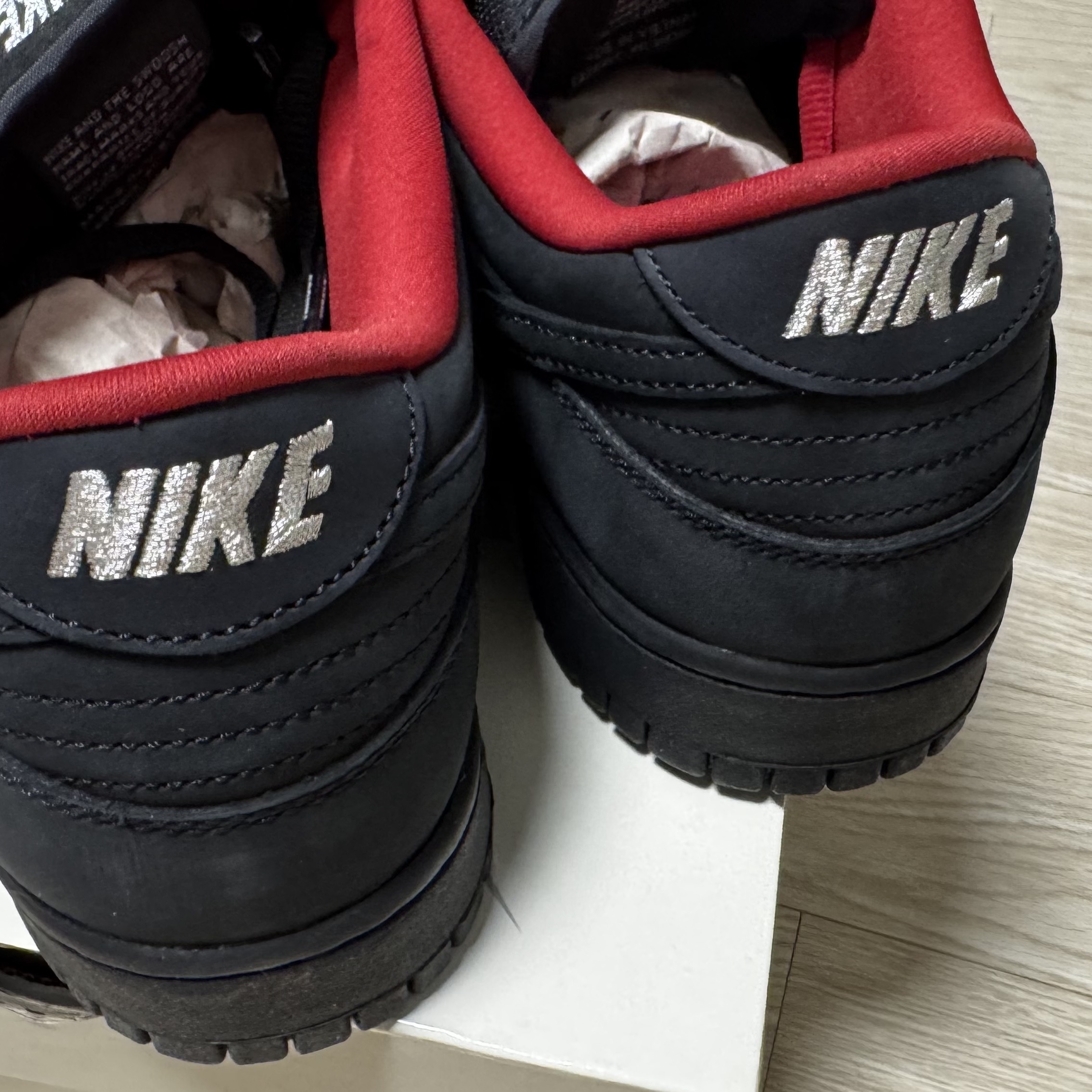 Nike x Supreme SB Dunk Low Black 착용 스타일