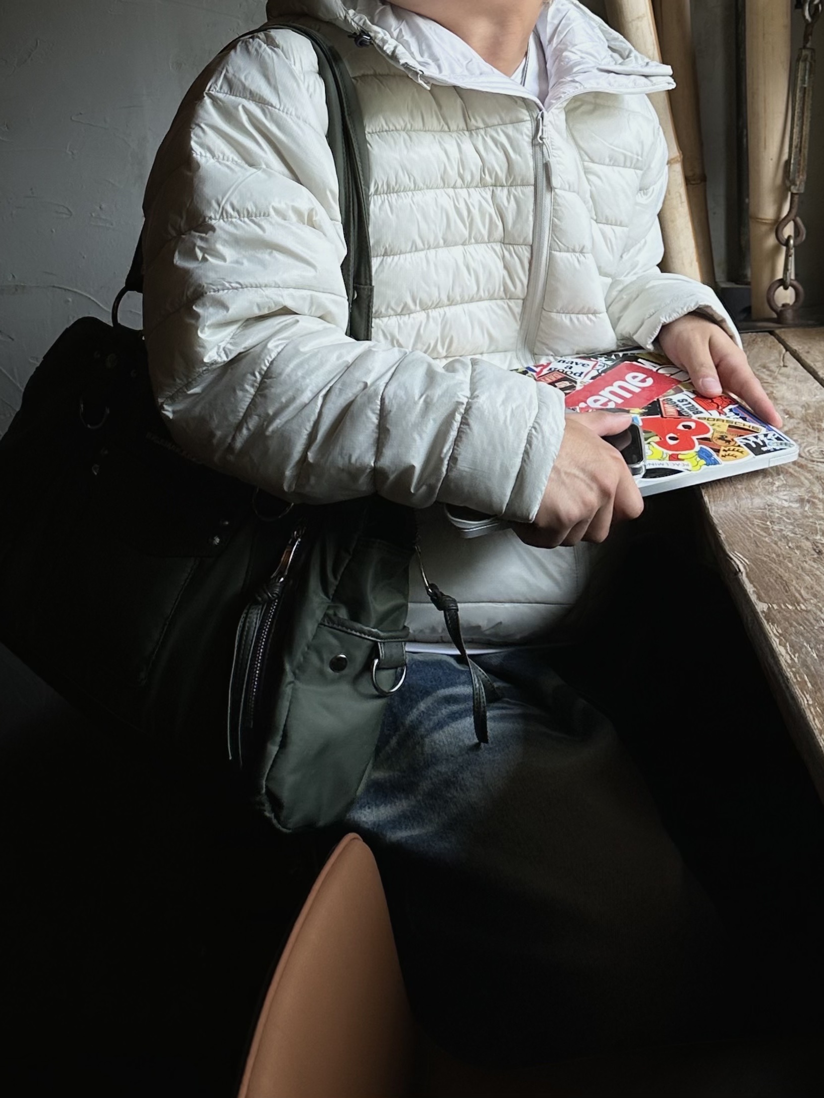 Musinsa Standard City Leisure Hooded Light Down Jacket Cloudy Blue, Musinsa Standard City Leisure Hooded Light Down Jacket Brown 착용 스타일 - 4