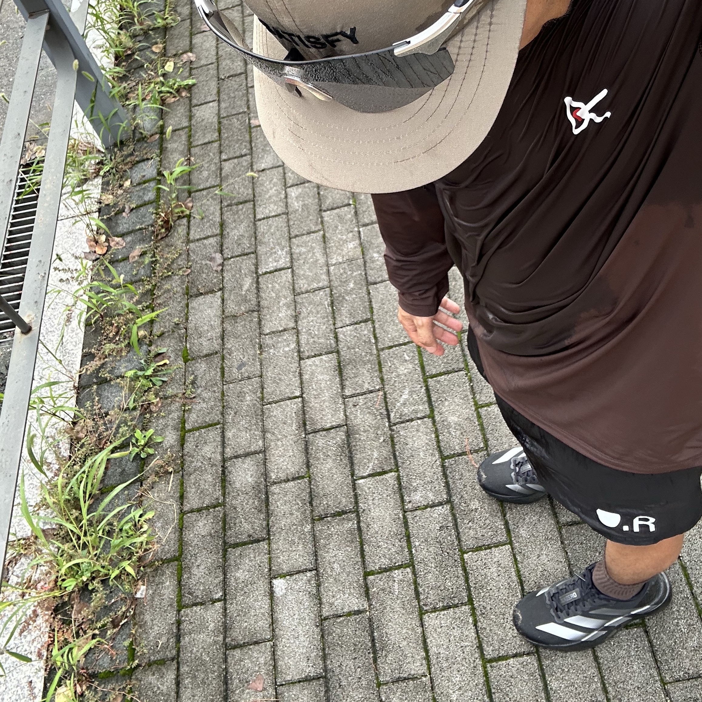 Optimistic Runners Glossy Ripstop Shorts Black, Adidas Adizero EVO SL Core Black Iron Metallic 착용 스타일