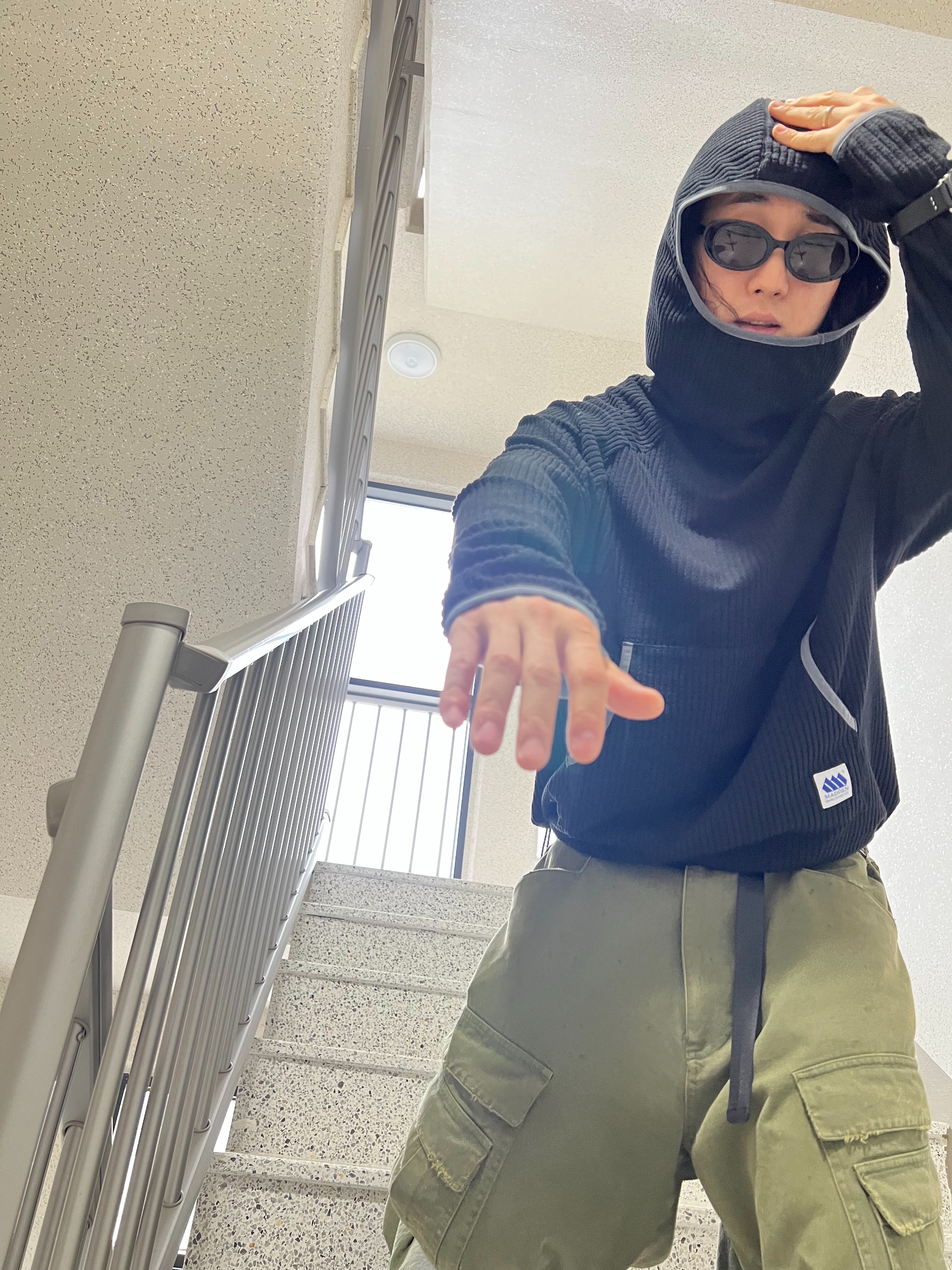 Nonnod Double Pocket Cargo Pants Vintage khaki, Oakley Factory Team Suede Flesh Edge Boots Yellow 착용 스타일 - 2
