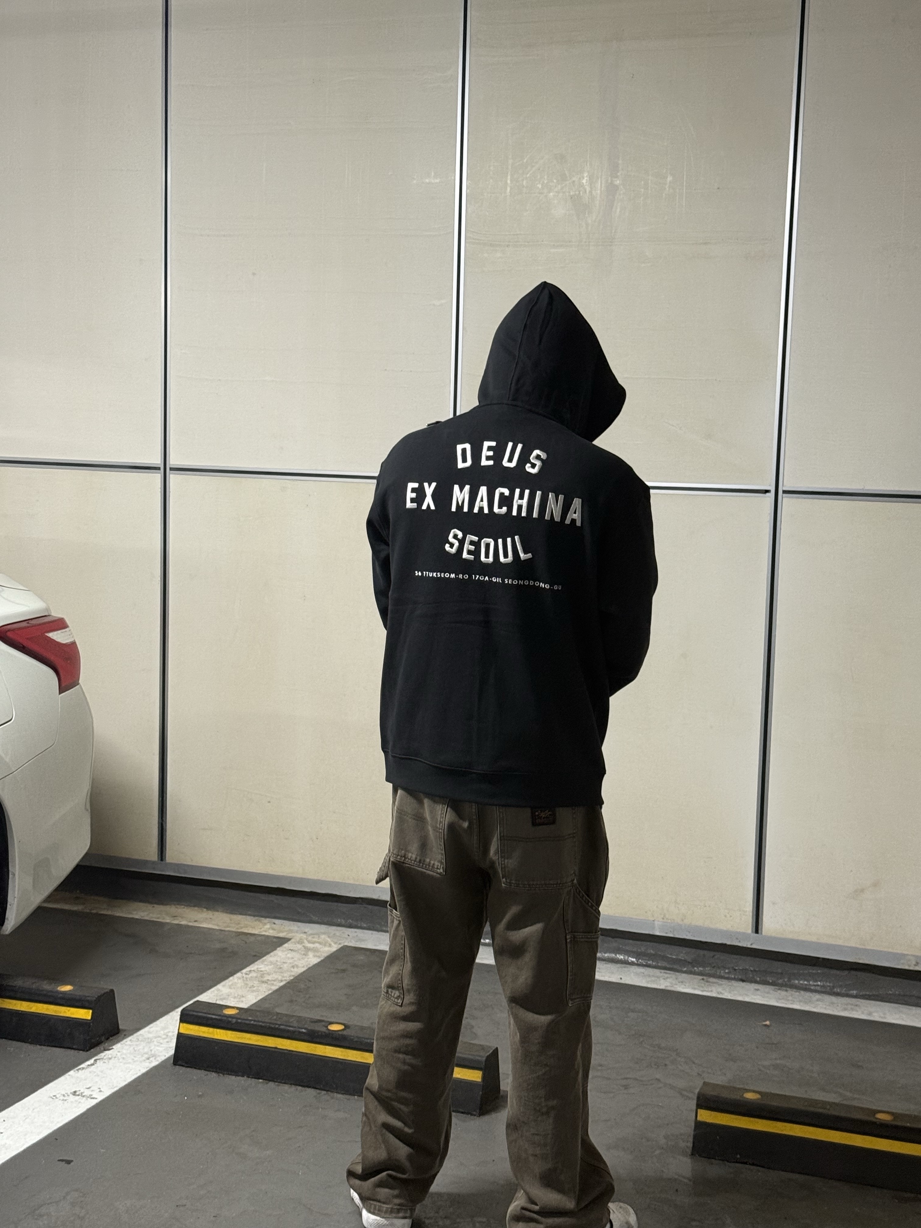[6% 적립] Deus Ex Machina College Address Hoodie Zipup Black 착용 스타일