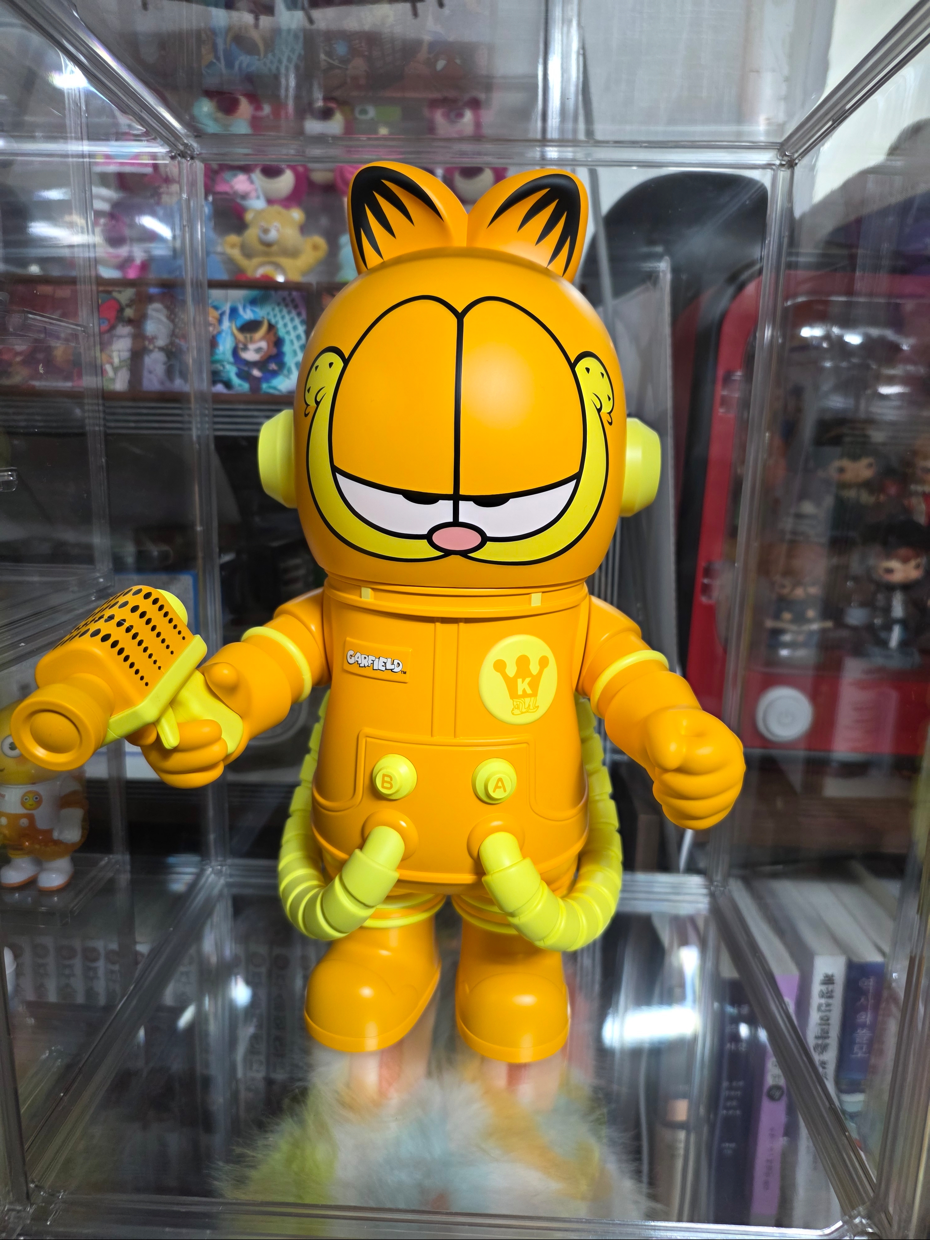 Pop Mart x Garfield Mega Space Molly 400% 착용 스타일 - 2