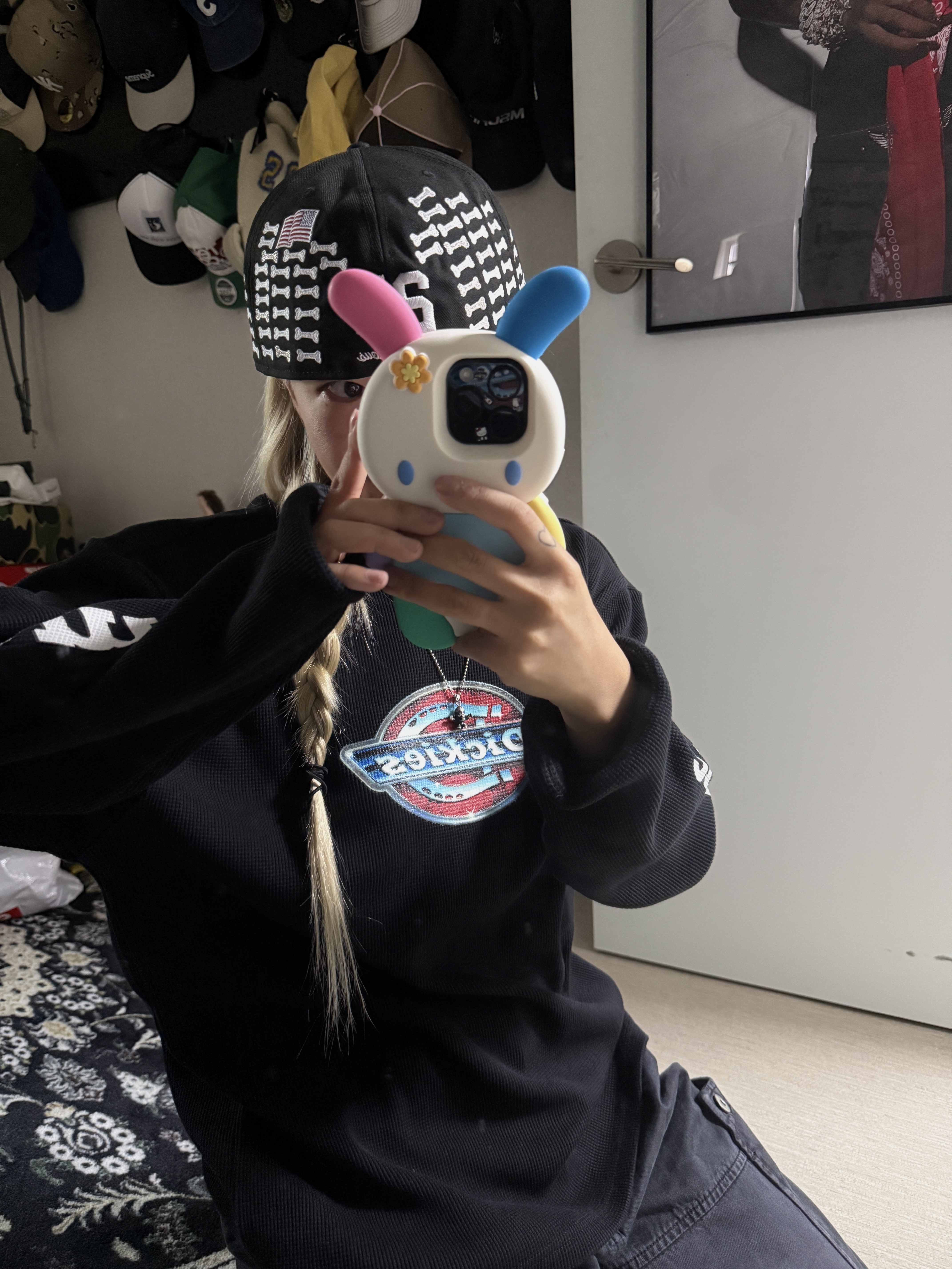 Supreme x Dickies Thermal Black - 25FW, Supreme Bones Box Logo New Era Black - 25FW 착용 스타일 - 1