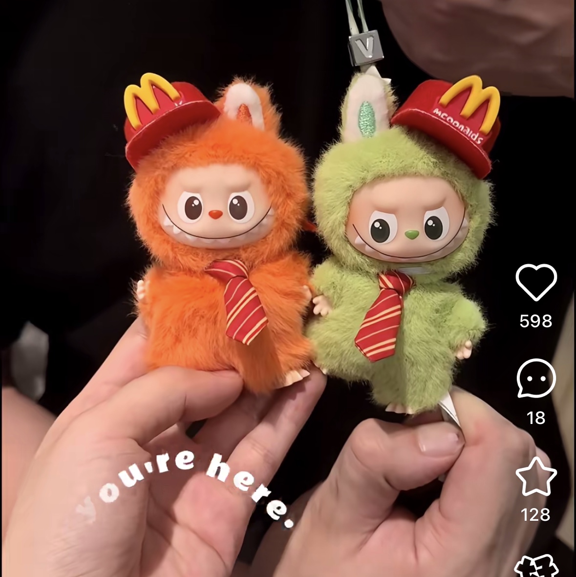 Pop Mart Labubu The Monsters Pin For Love Series Vinyl Plush Pendant (N-Z) V (Opened Case), Pop Mart Labubu The Monsters Pin For Love Series Vinyl Plush Pendant (N-Z) Z (Opened Case) 착용 스타일
