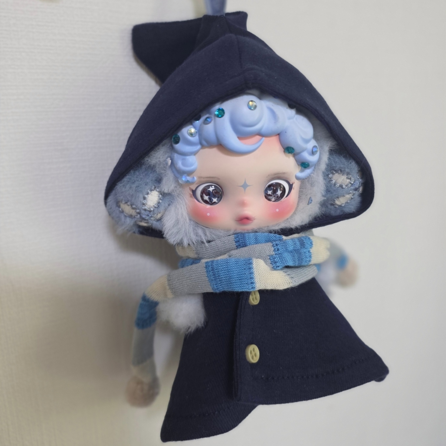 Pop Mart Skullpanda L’Impressionnisme Series Plush Doll Dew (Opened Case) 착용 스타일