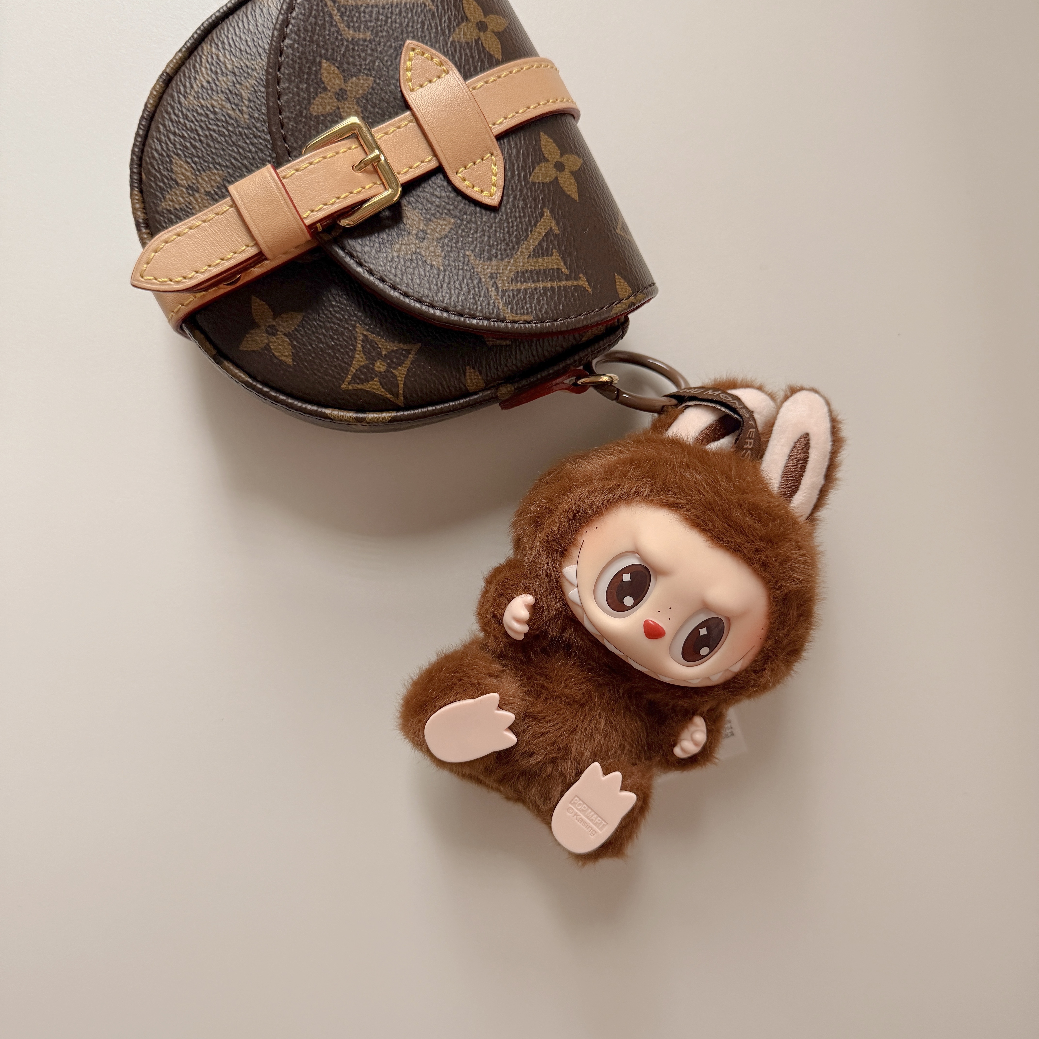 Pop Mart Labubu Let's Play Together Doll Series Duoduo Keyring (Opened Case) 착용 스타일 - 1