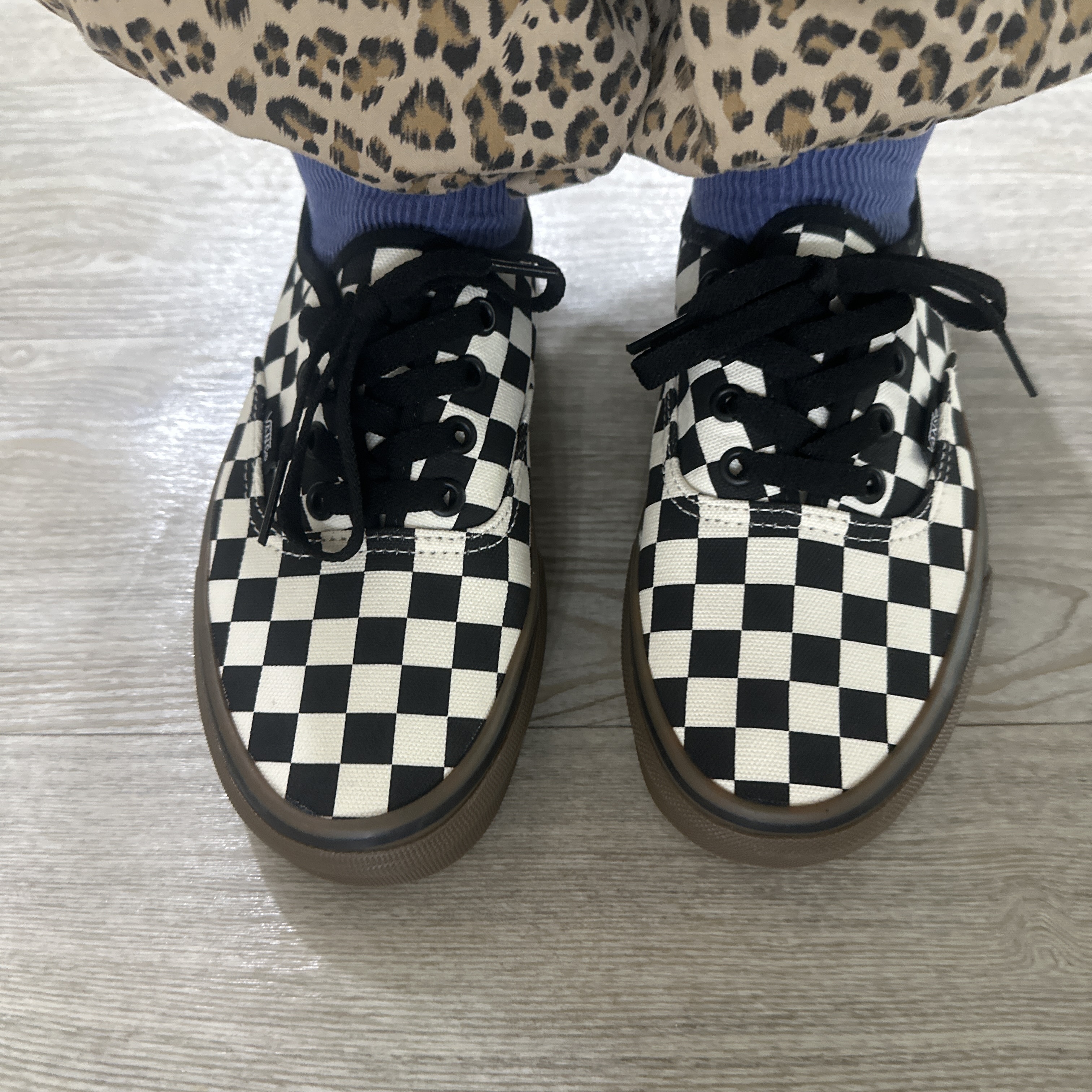 Vans Authentic Checkerboard Black White Gum 착용 스타일