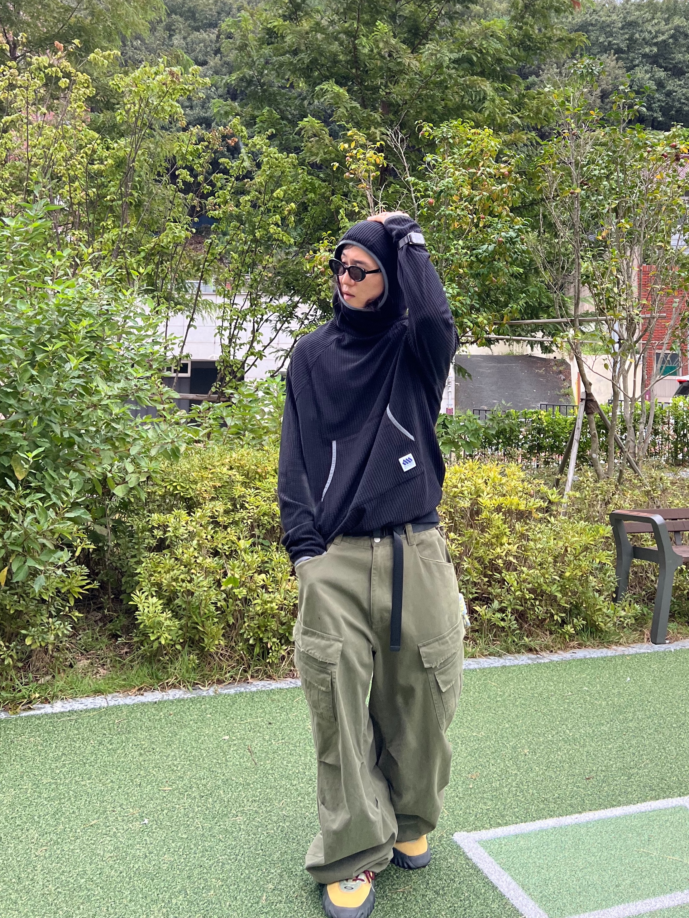 Nonnod Double Pocket Cargo Pants Vintage khaki, Oakley Factory Team Suede Flesh Edge Boots Yellow 착용 스타일 - 1