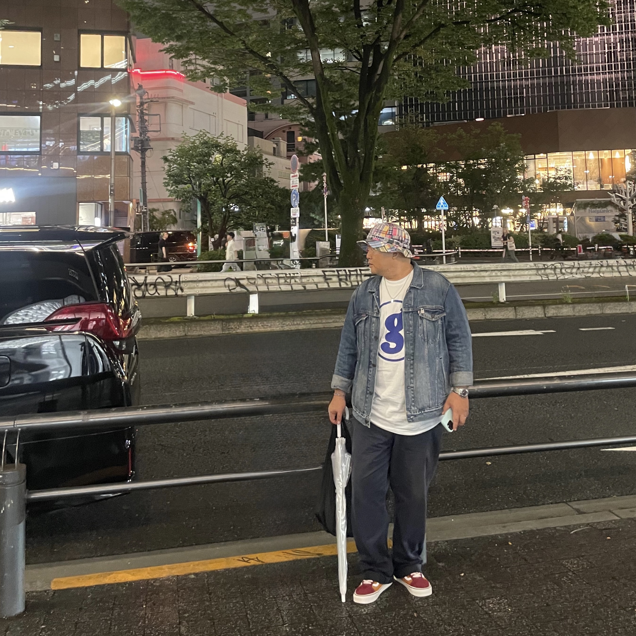 Supreme x GOODENOUGH Patchwork Madras Crusher Multicolor - 25SS, Supreme x GOODENOUGH End Racism T-Shirt White - 25SS 착용 스타일 - 3