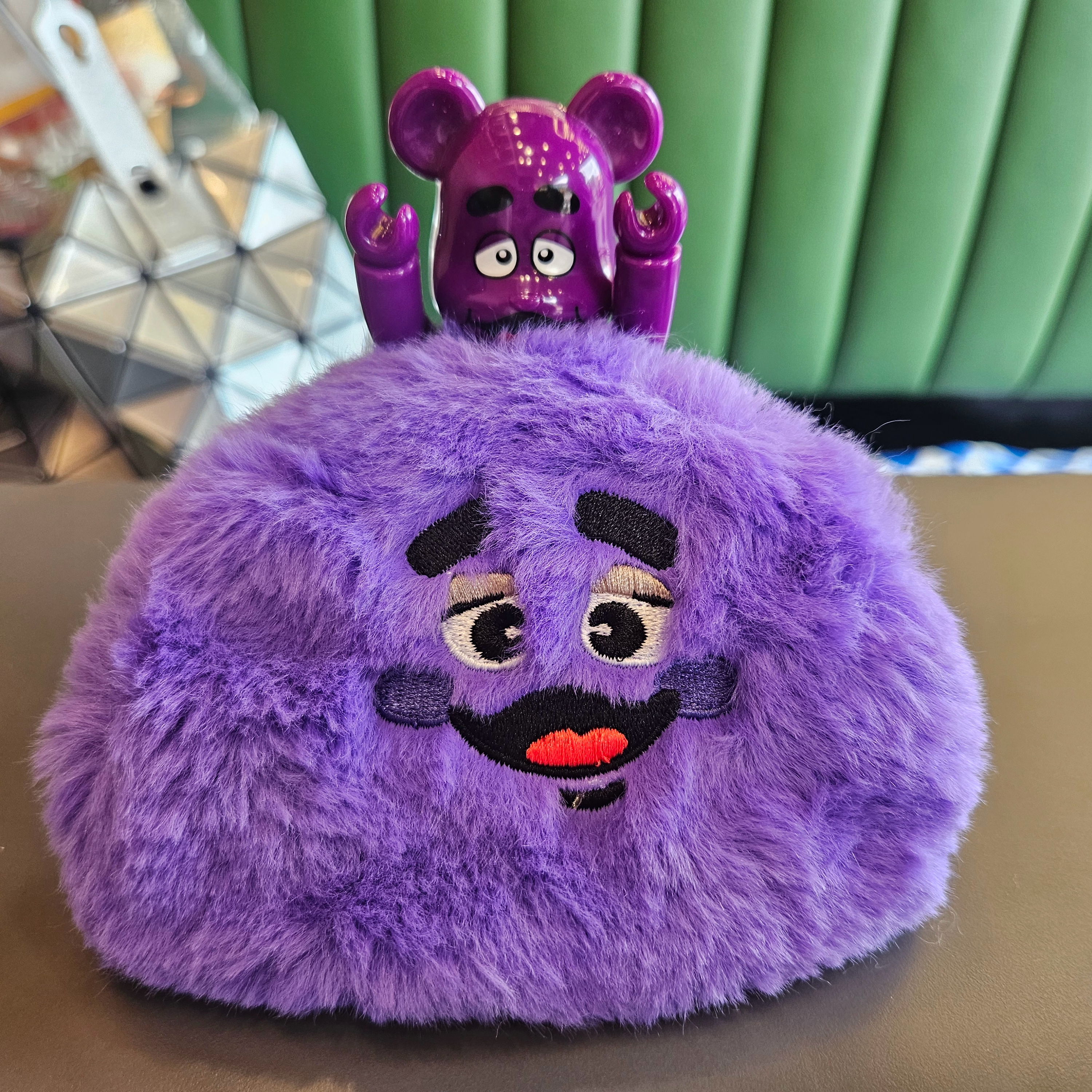 McDonald's Grimace Coin Purse Purple, Pop Mart Labubu The Monsters Pin For Love Series Vinyl Plush Pendant (N-Z) T (Opened Case) 착용 스타일 - 1