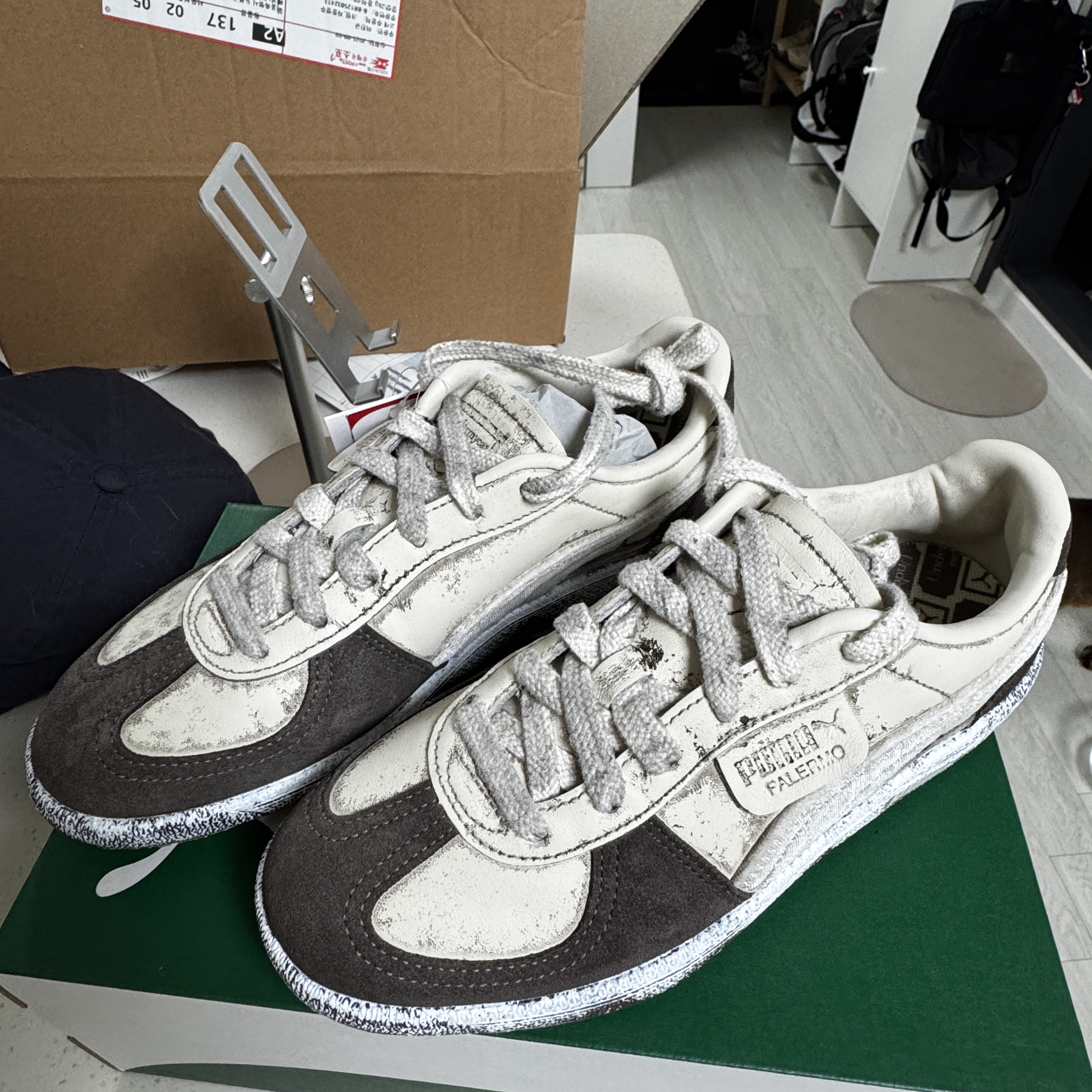 Puma x Undermycar Palermo Alpine Snow Flat Bronze 착용 스타일 - 2
