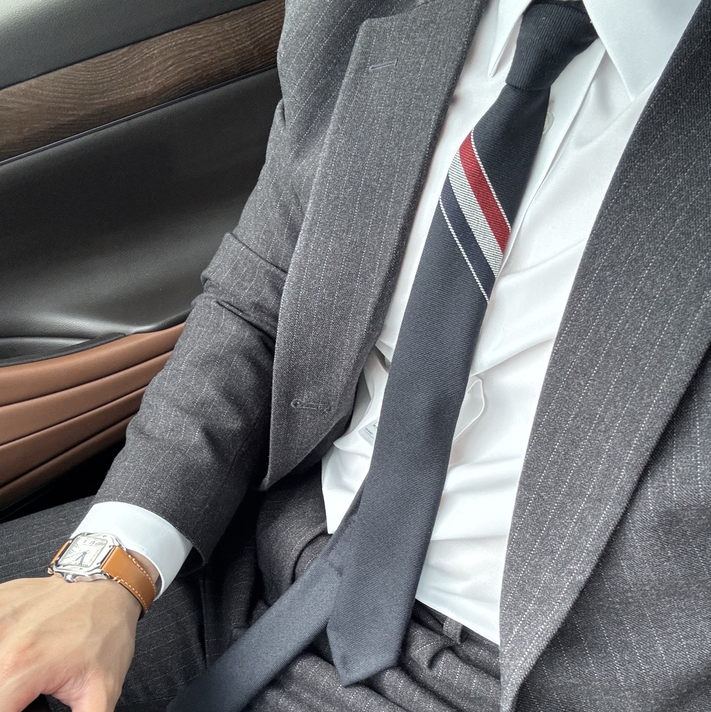 Thom Browne Engineered Stripe Necktie in Wool Navy, Cartier Santos de Watch Medium Automatic Yellow Gold Steel Metal Leather Bracelet 착용 스타일