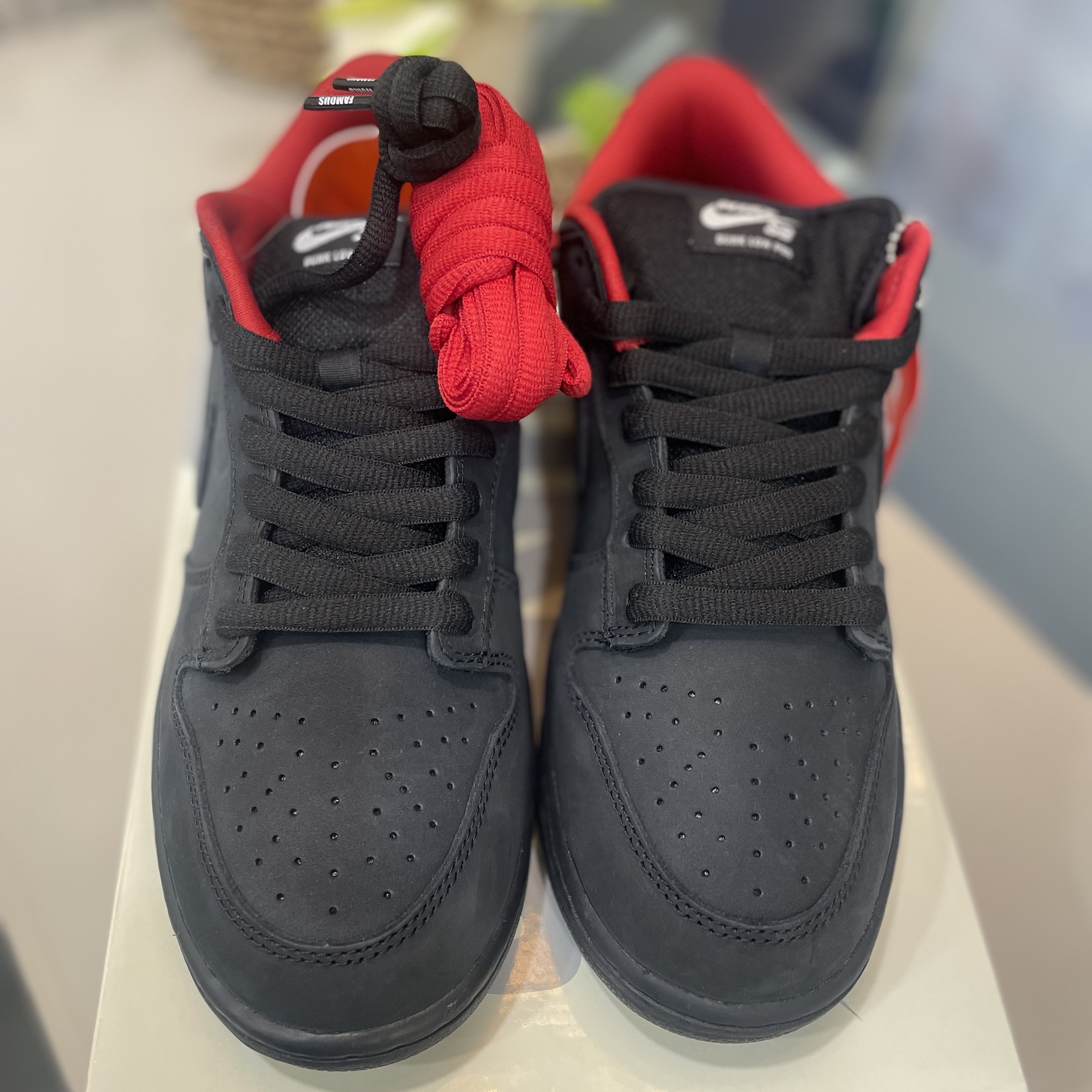 Nike x Supreme SB Dunk Low Black 착용 스타일 - 5