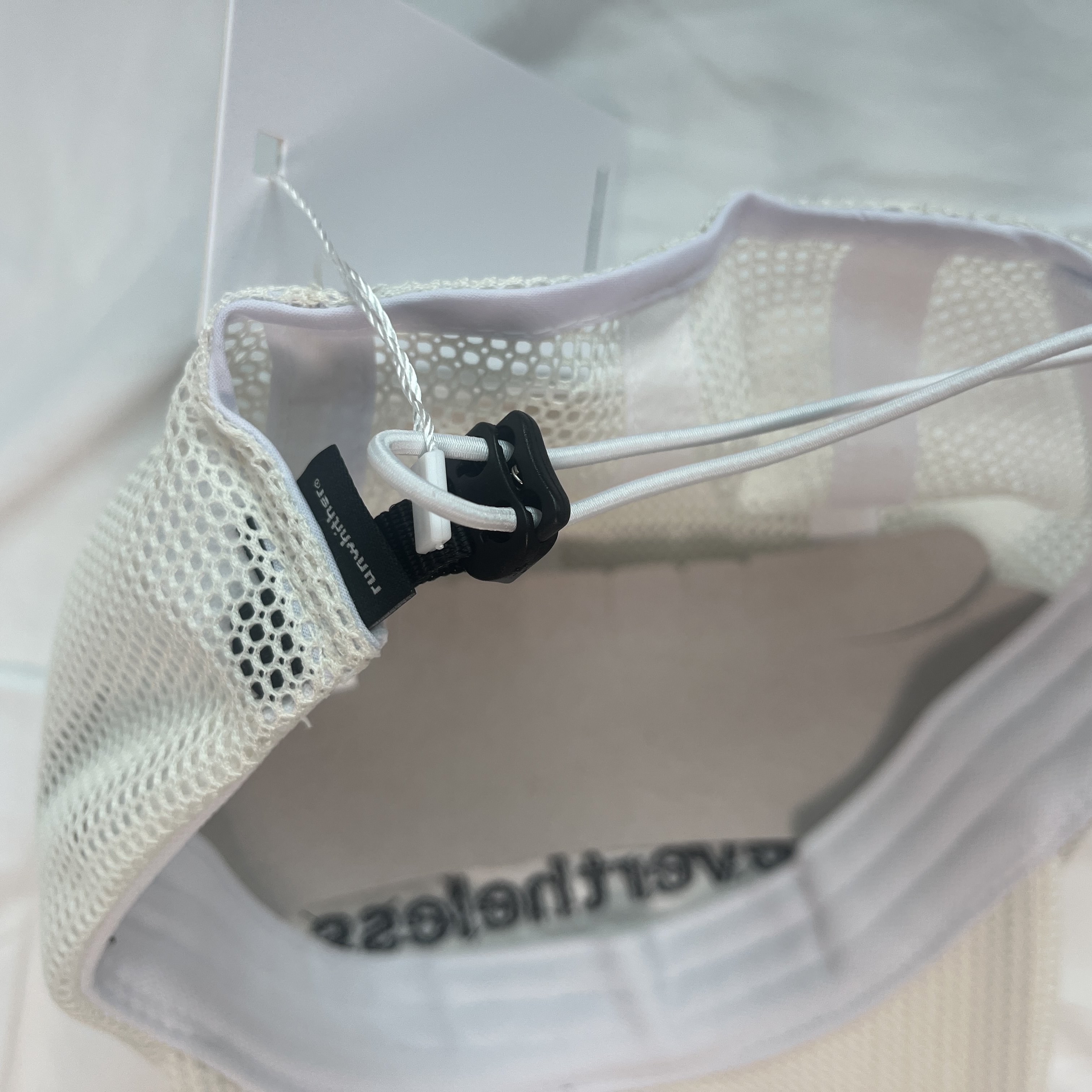 [KREAM 단독] runwhither Mesh Cap Ivory 착용 스타일 - 3