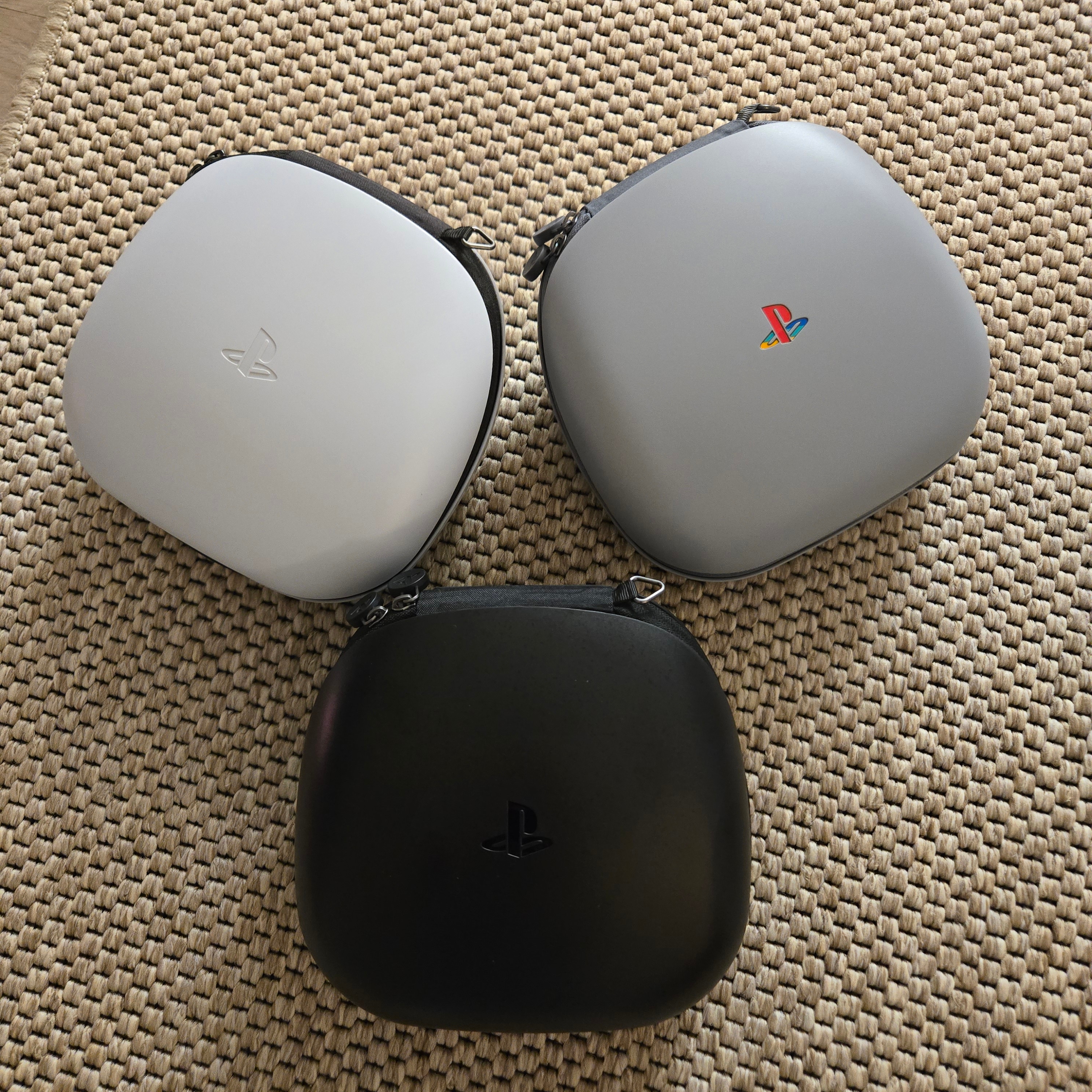 Playstation 5 DualSense Edge Wireless Controller 30th Anniversary Limited Edition (SIEK 220V) 착용 스타일 - 1