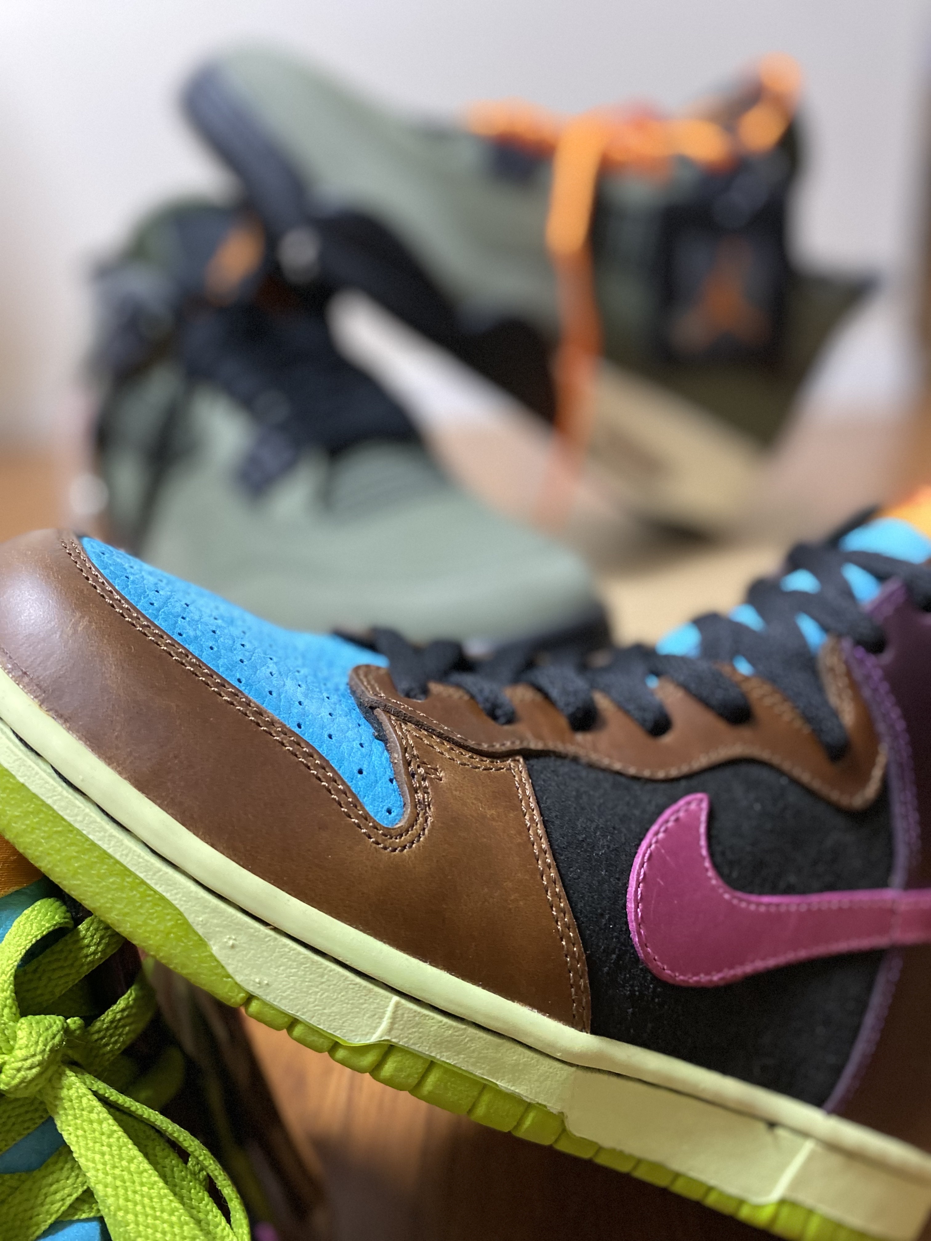 Jordan 4 x Undefeated Retro OG SP Deep Green and Clementine, Nike x Undefeated Dunk High Nl 착용 스타일 - 4