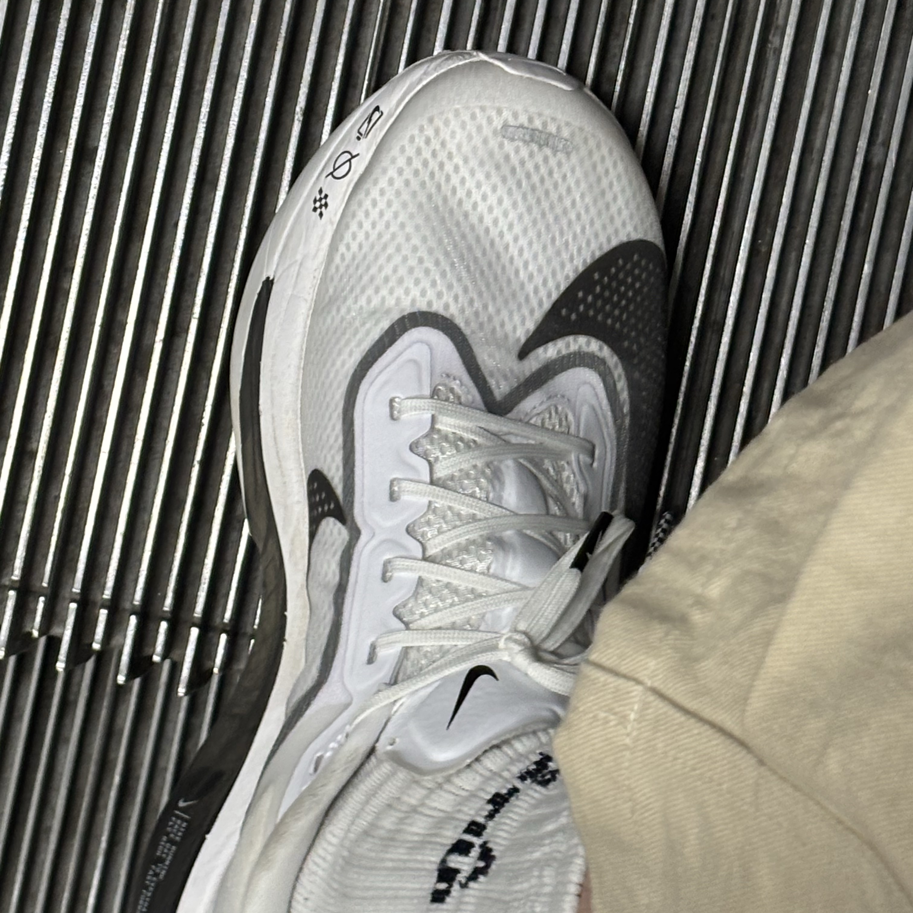 Nike Zoom Fly 6 White Smoke Grey 착용 스타일