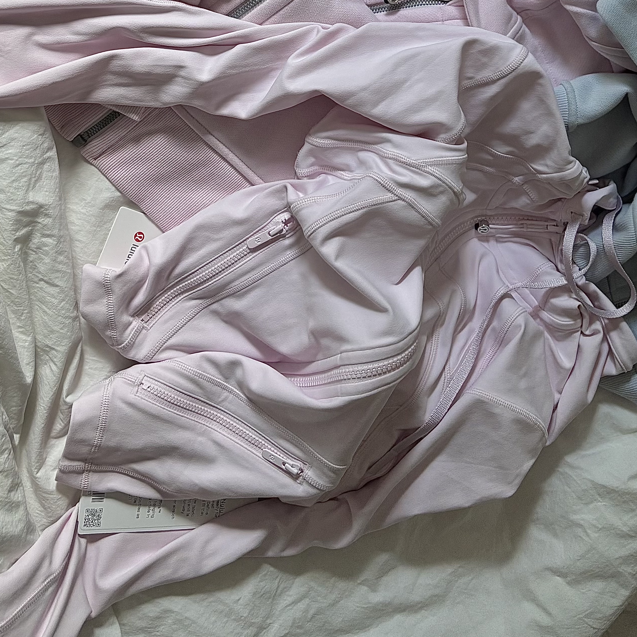(W) Lululemon Define Jacket Nulu Strawberry Milkshake 착용 스타일