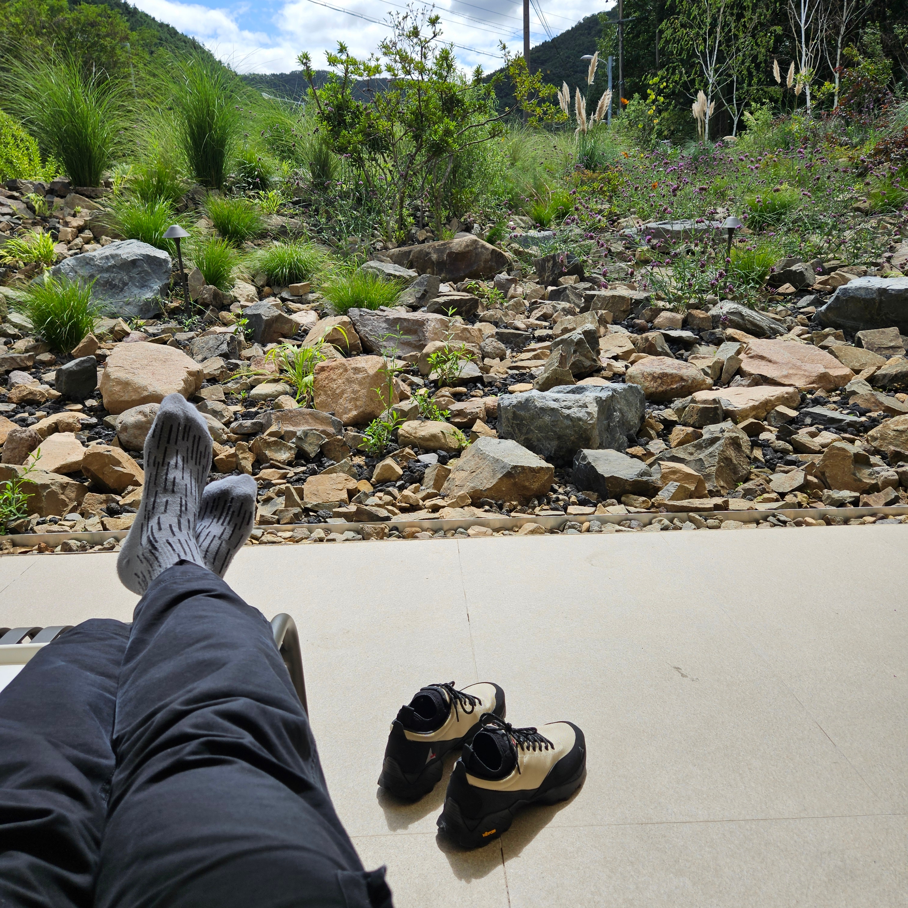 Roa Hiking Neal Sand, Engineered Garments Feather PC Twill FA Pants Dark Navy 착용 스타일 - 4
