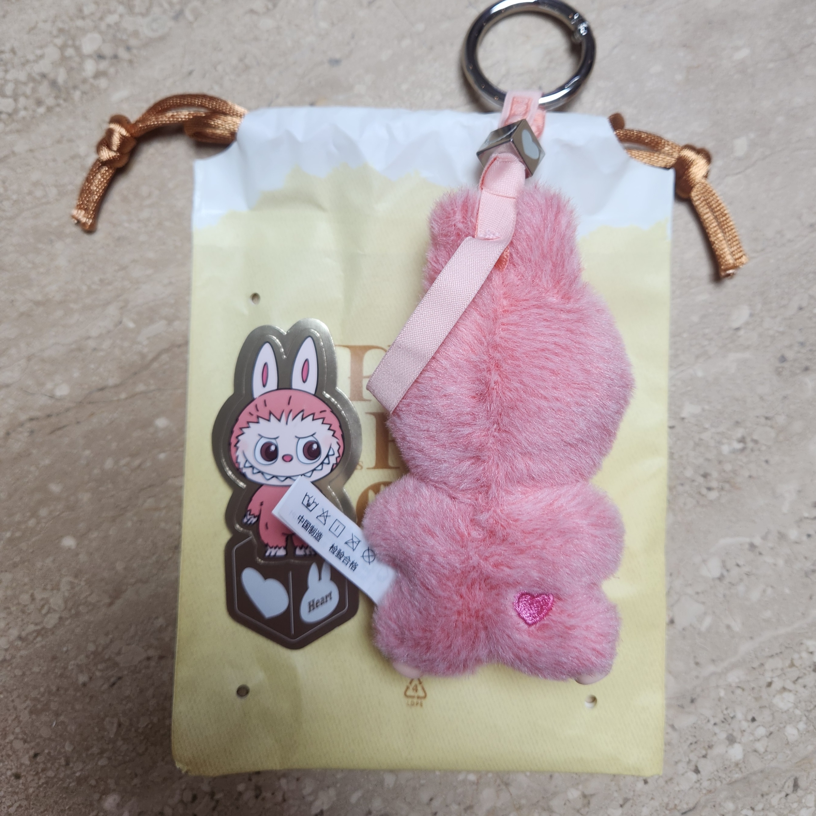 Pop Mart Labubu The Monsters Pin For Love Series Vinyl Plush Pendant (A-M) Heart (Opened Case) 착용 스타일 - 2