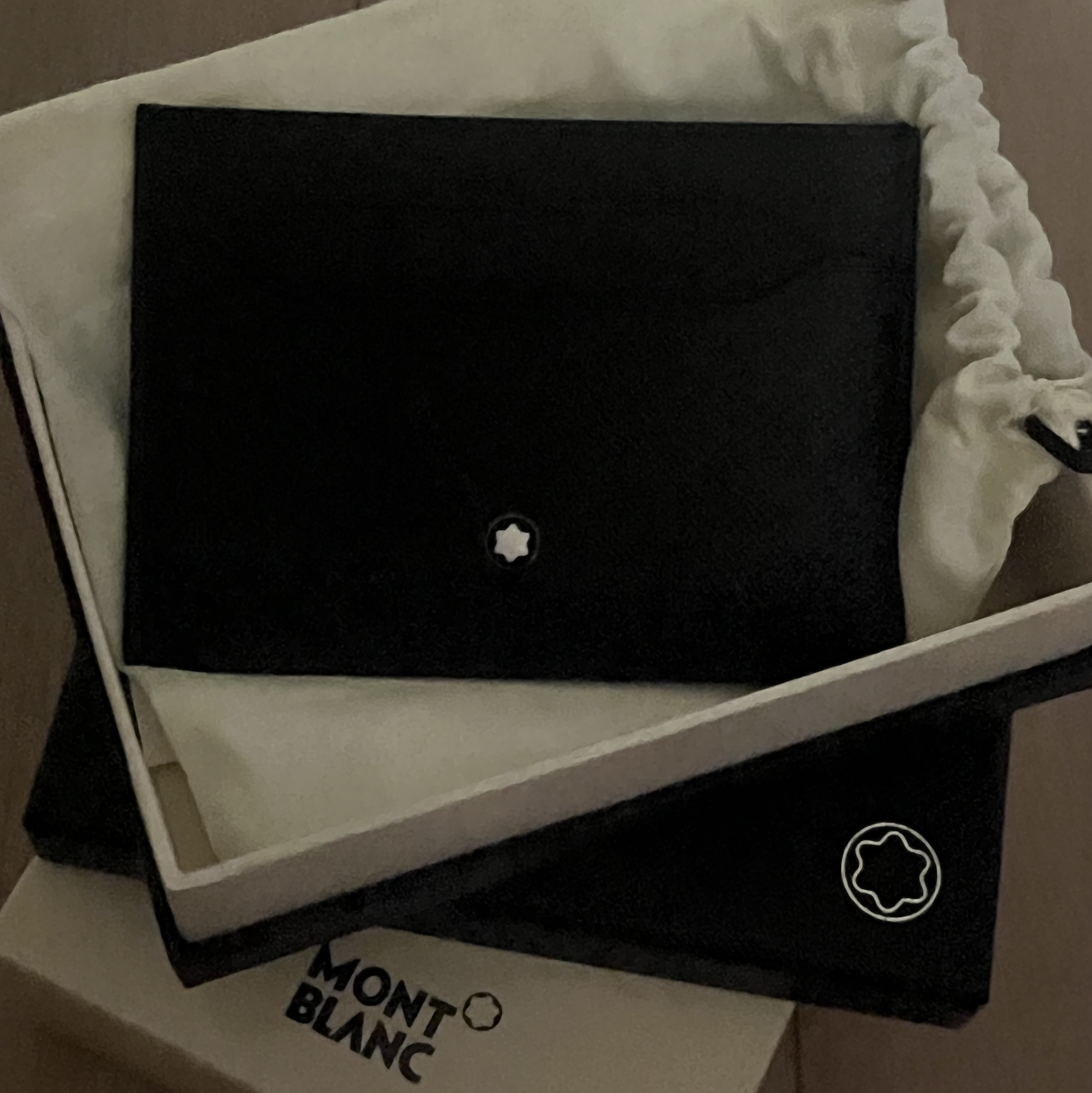 Montblanc Sartorial 5cc Card Holder Black 착용 스타일