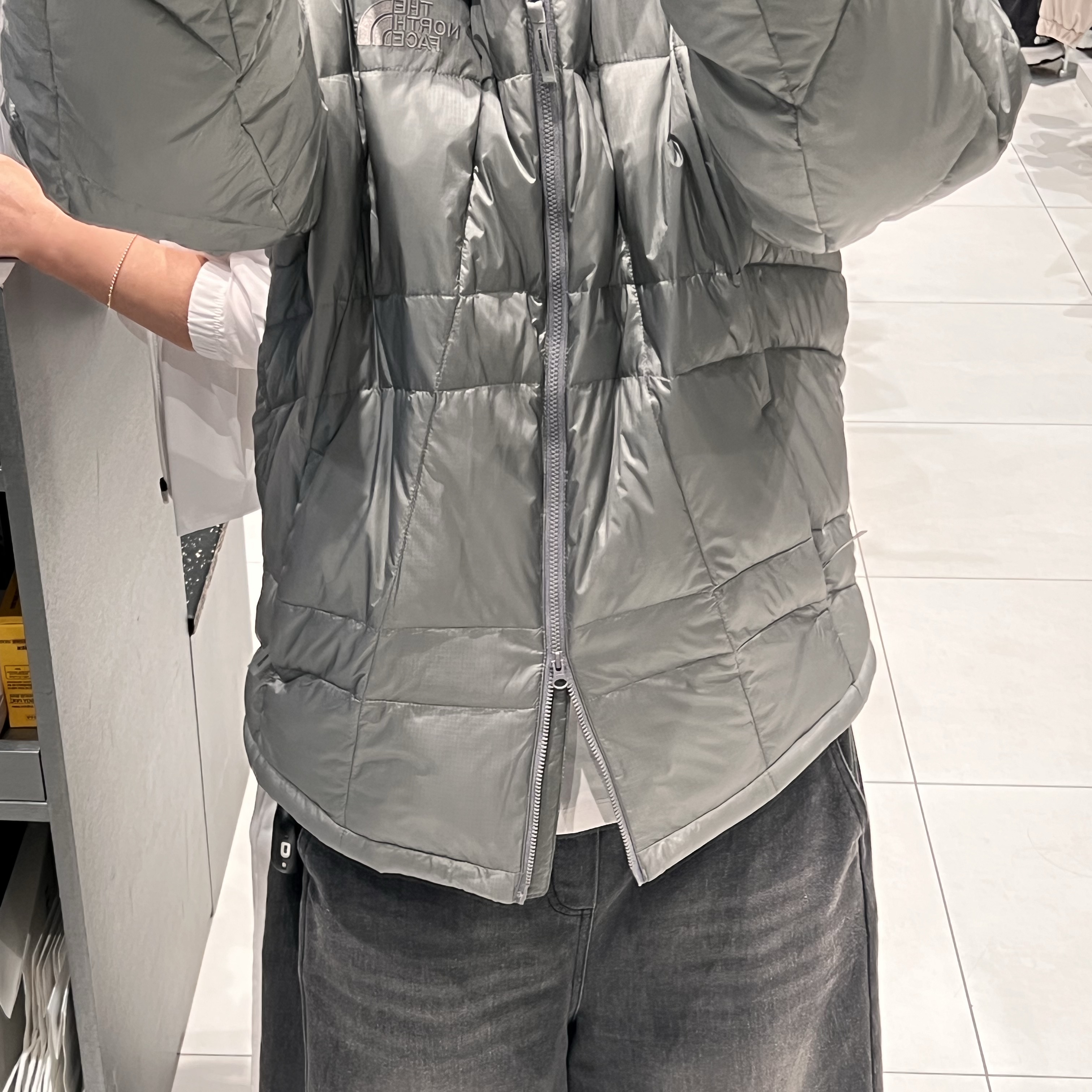 The North Face Wave LT On Jacket Gray 착용 스타일